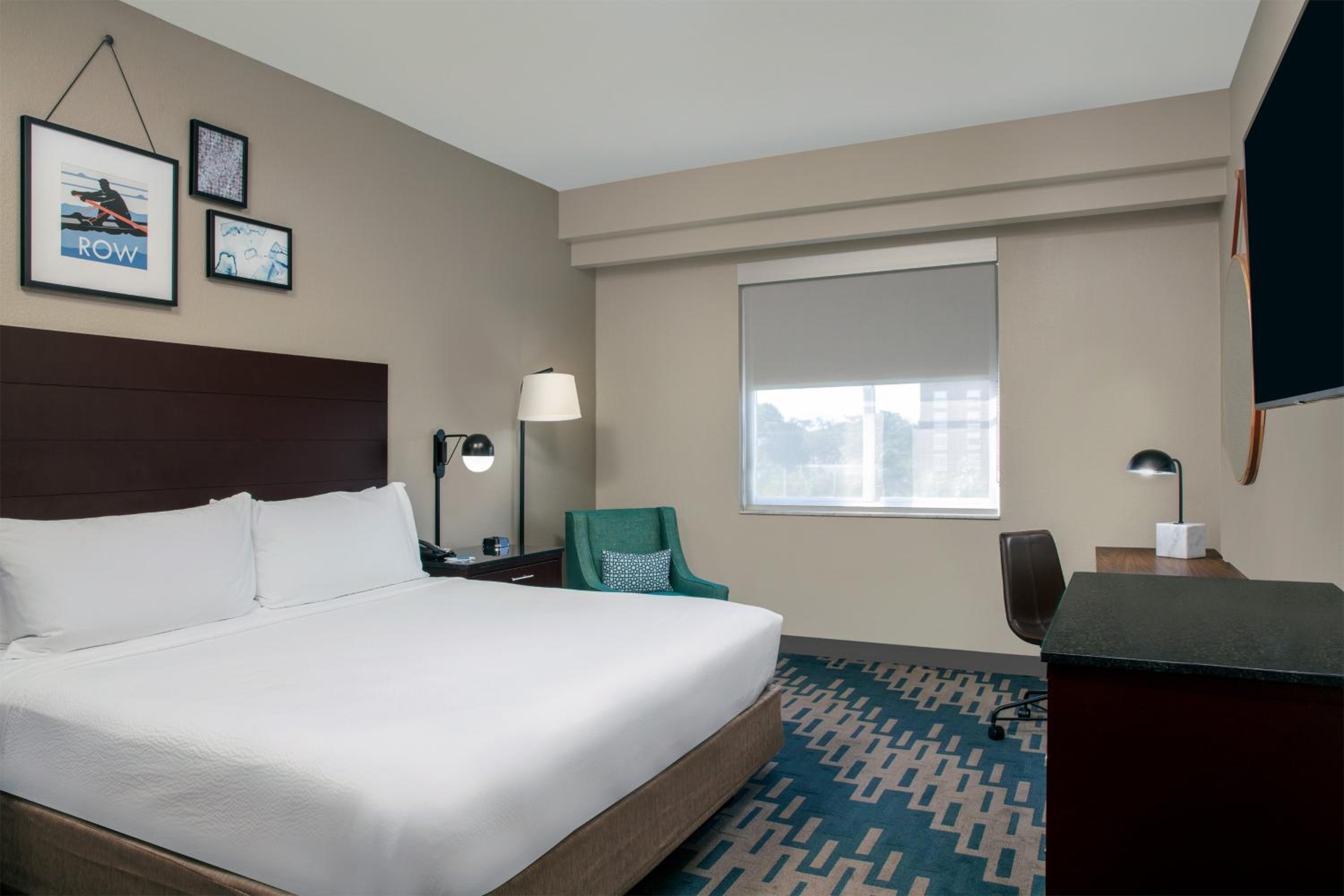 Traditional, Guest room, 1 King Bed - Photo 2