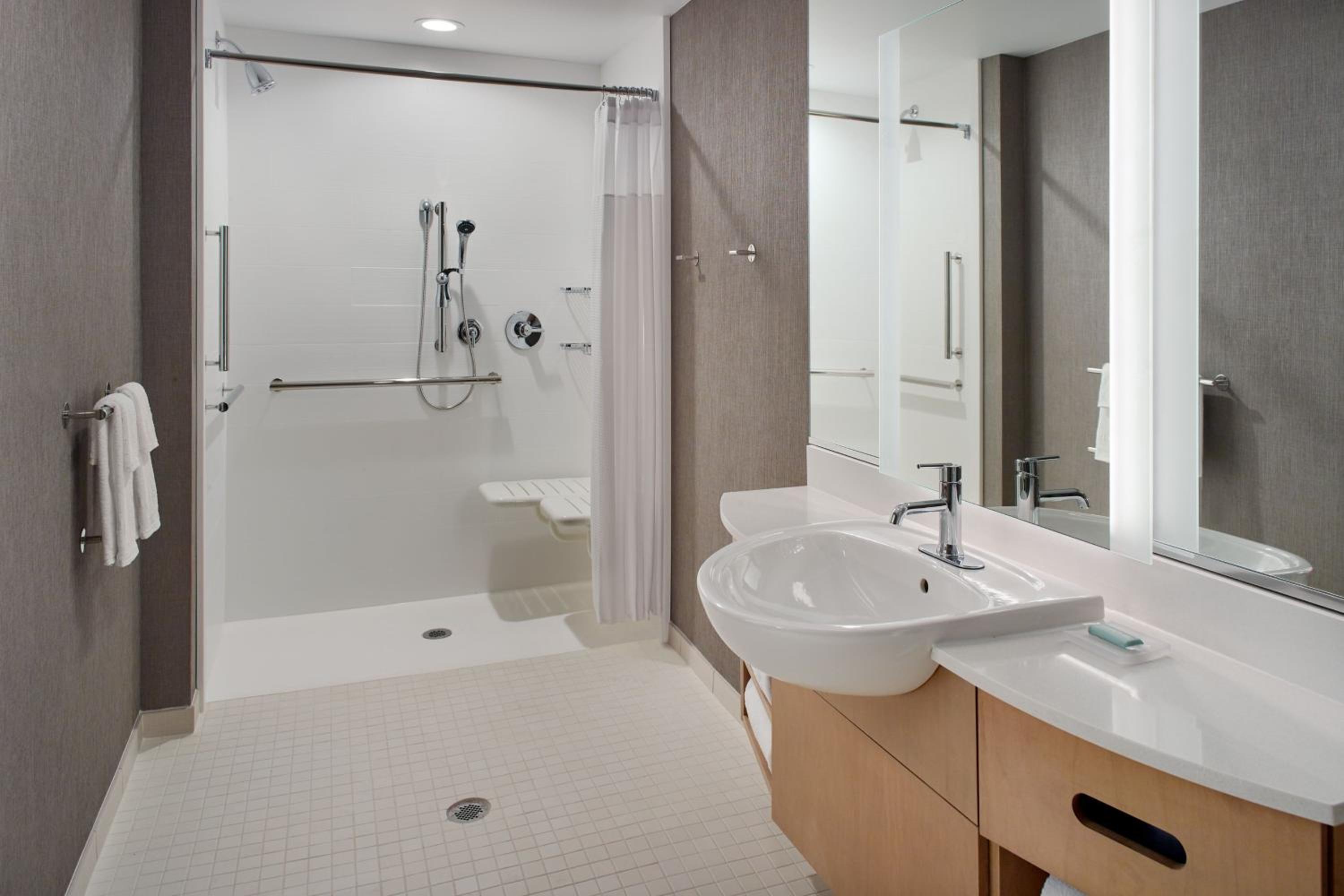 Studio Suite with 1 King, Trundle bed - Photo 11