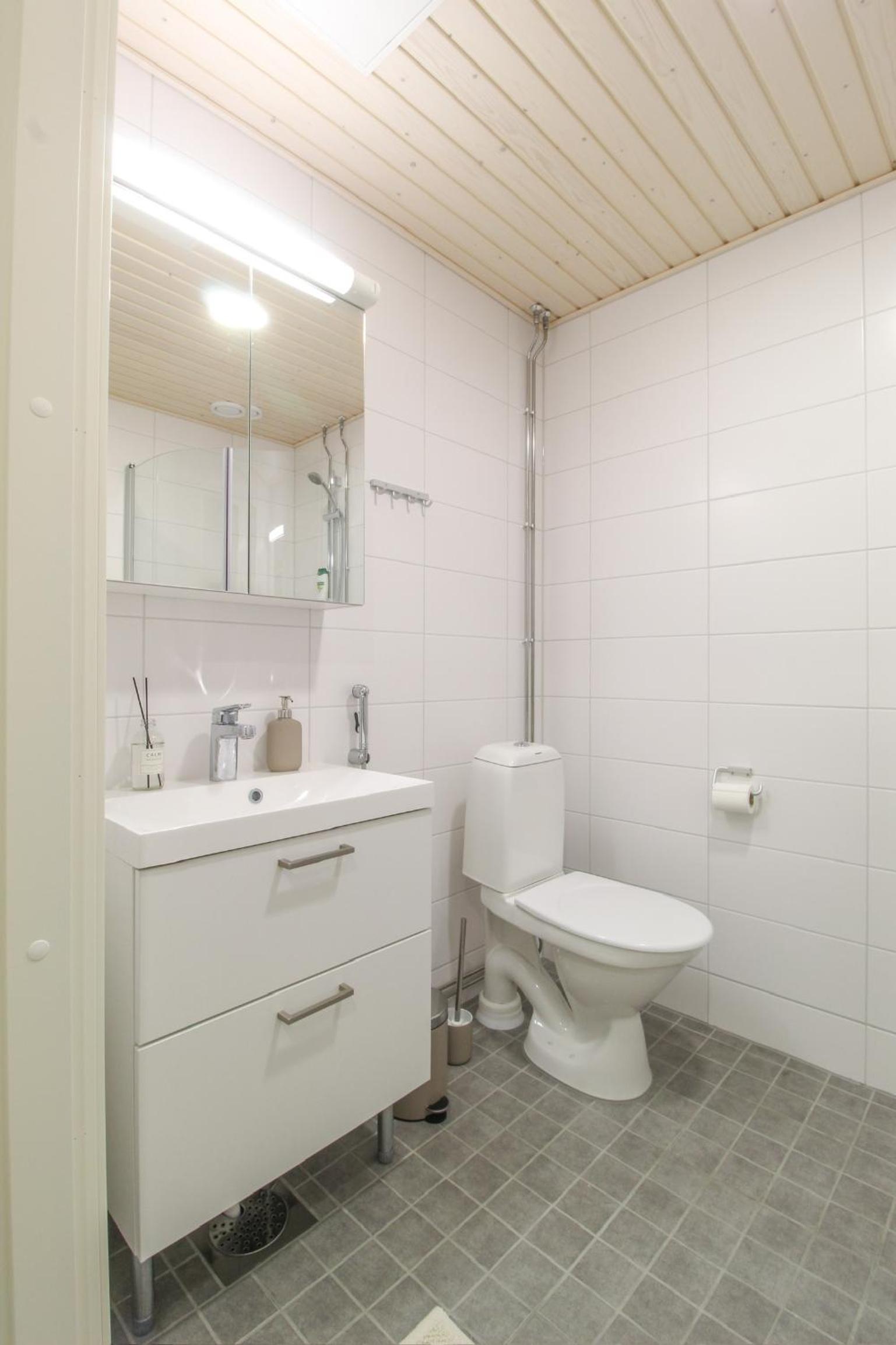 One-Bedroom Apartment photo 2
