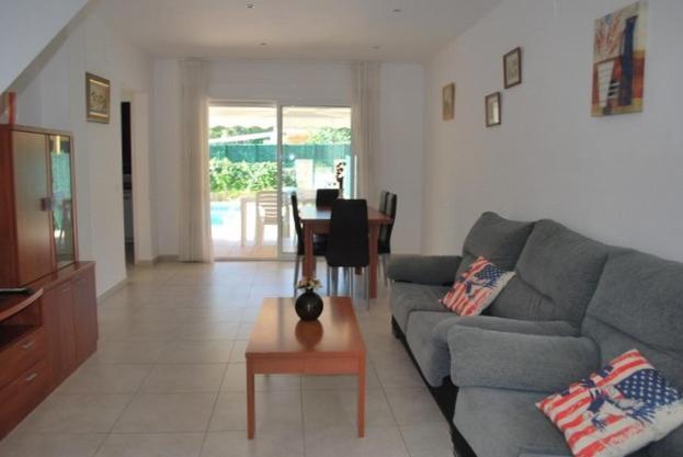Villa de Tres Habitaciones