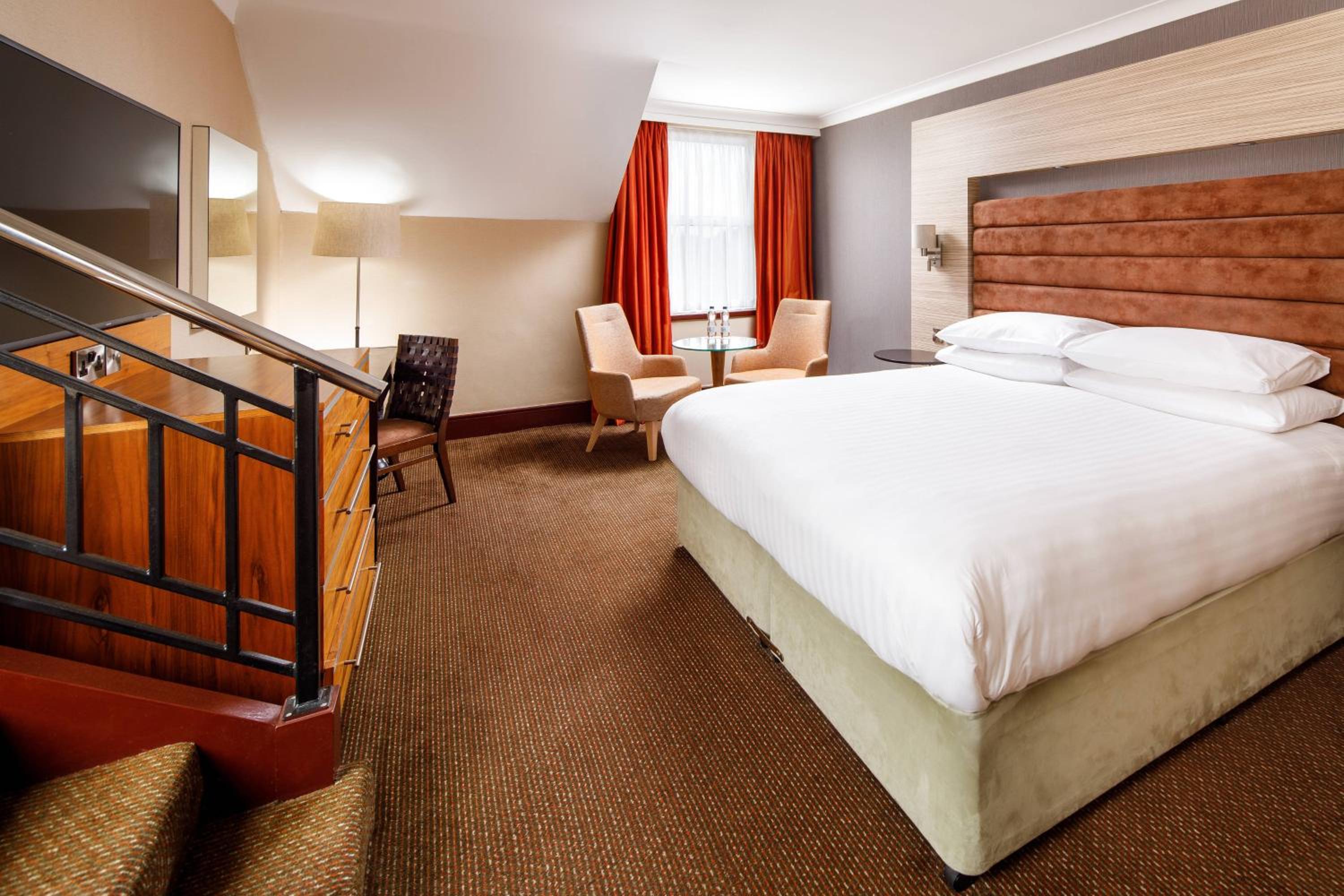 One Bedroom, Suite, 1 King, Alternate Bed: Sofa Bed photo 1