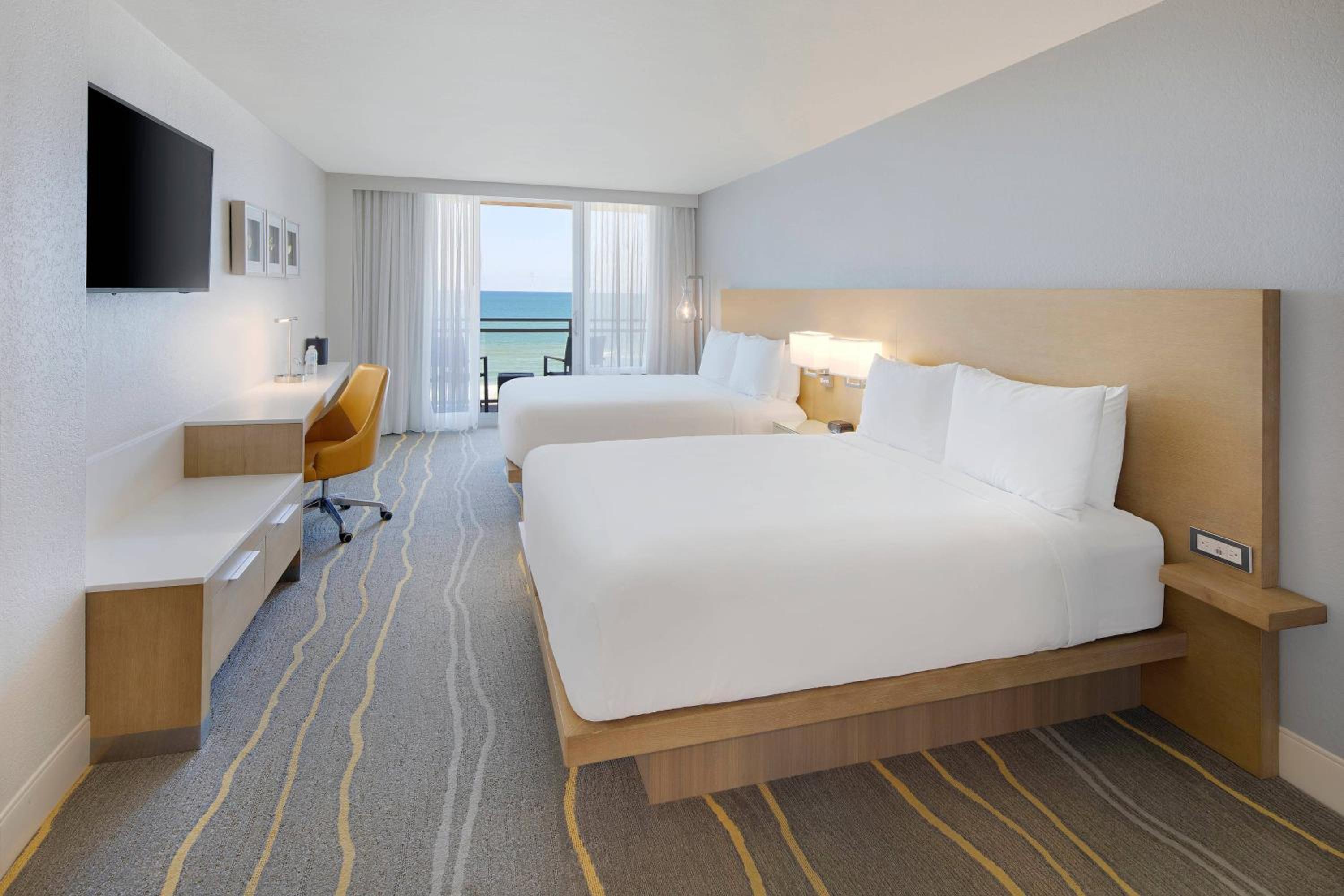 Queen Room with Balcony - Oceanfront