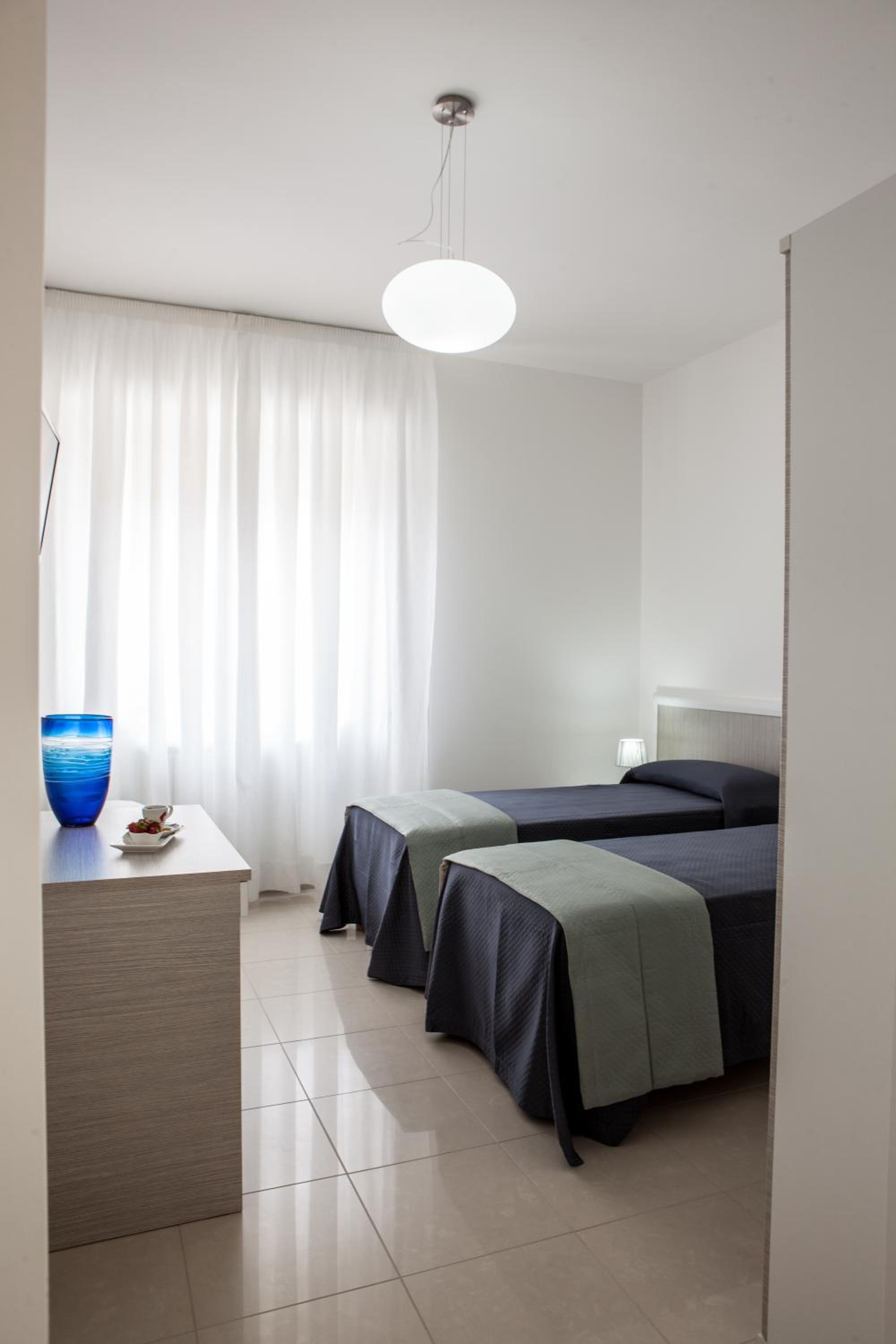 Double or Twin Room with Private Bathroom photo 3