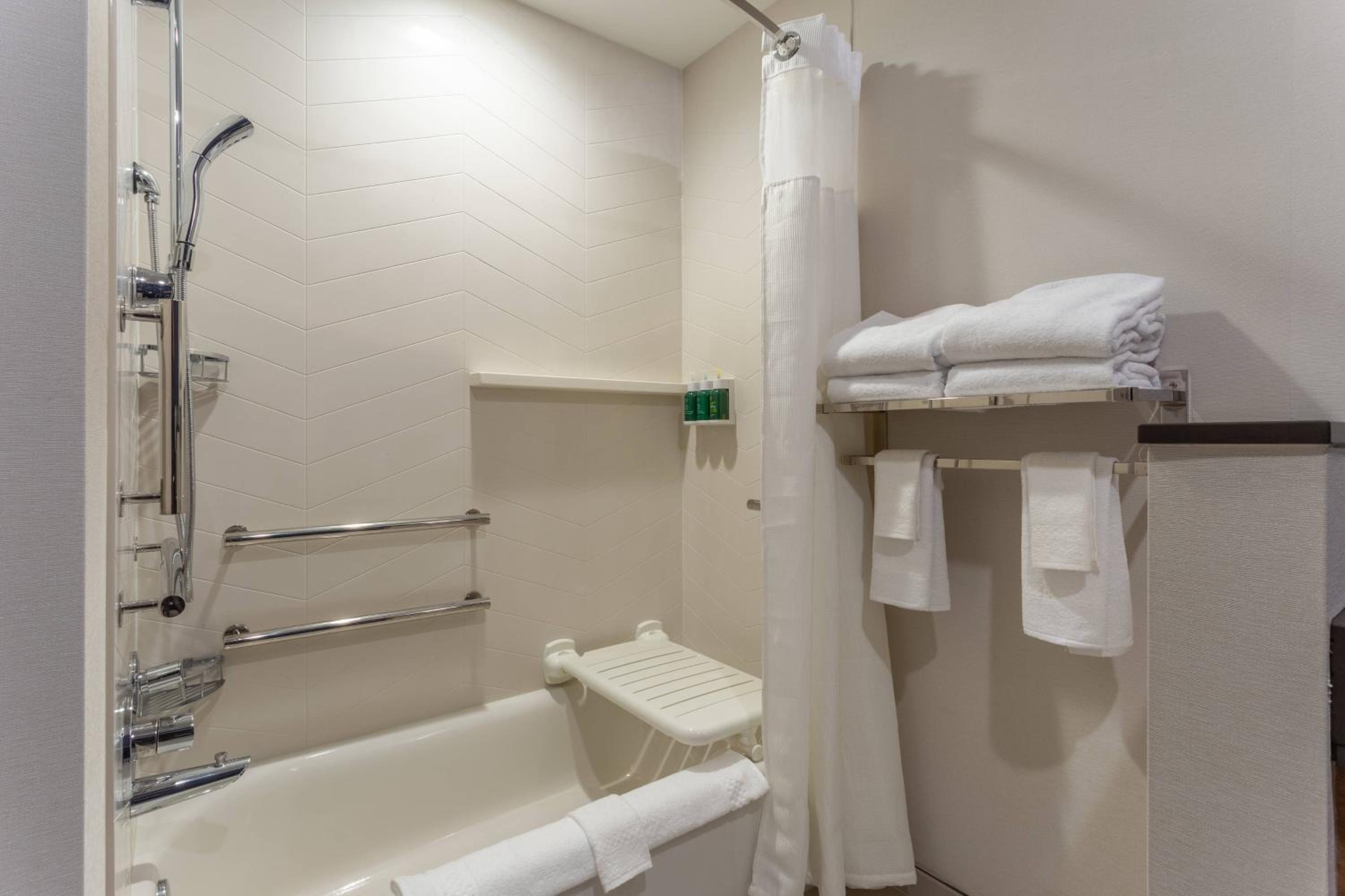 King Suite with Sofa Bed and Adapted Tub - Mobility Accessible photo 3