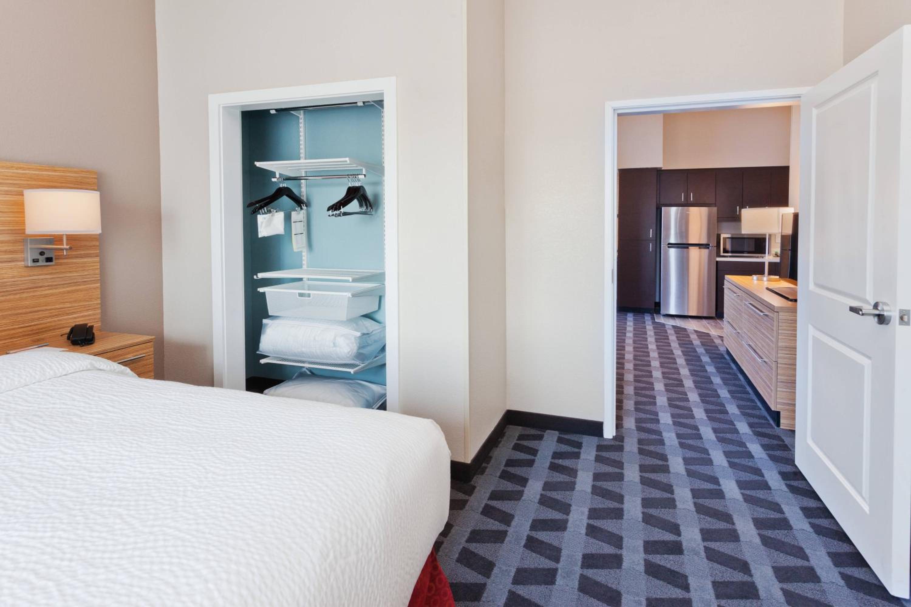 One-Bedroom Suite with Queen Bed and a Sofa Bed