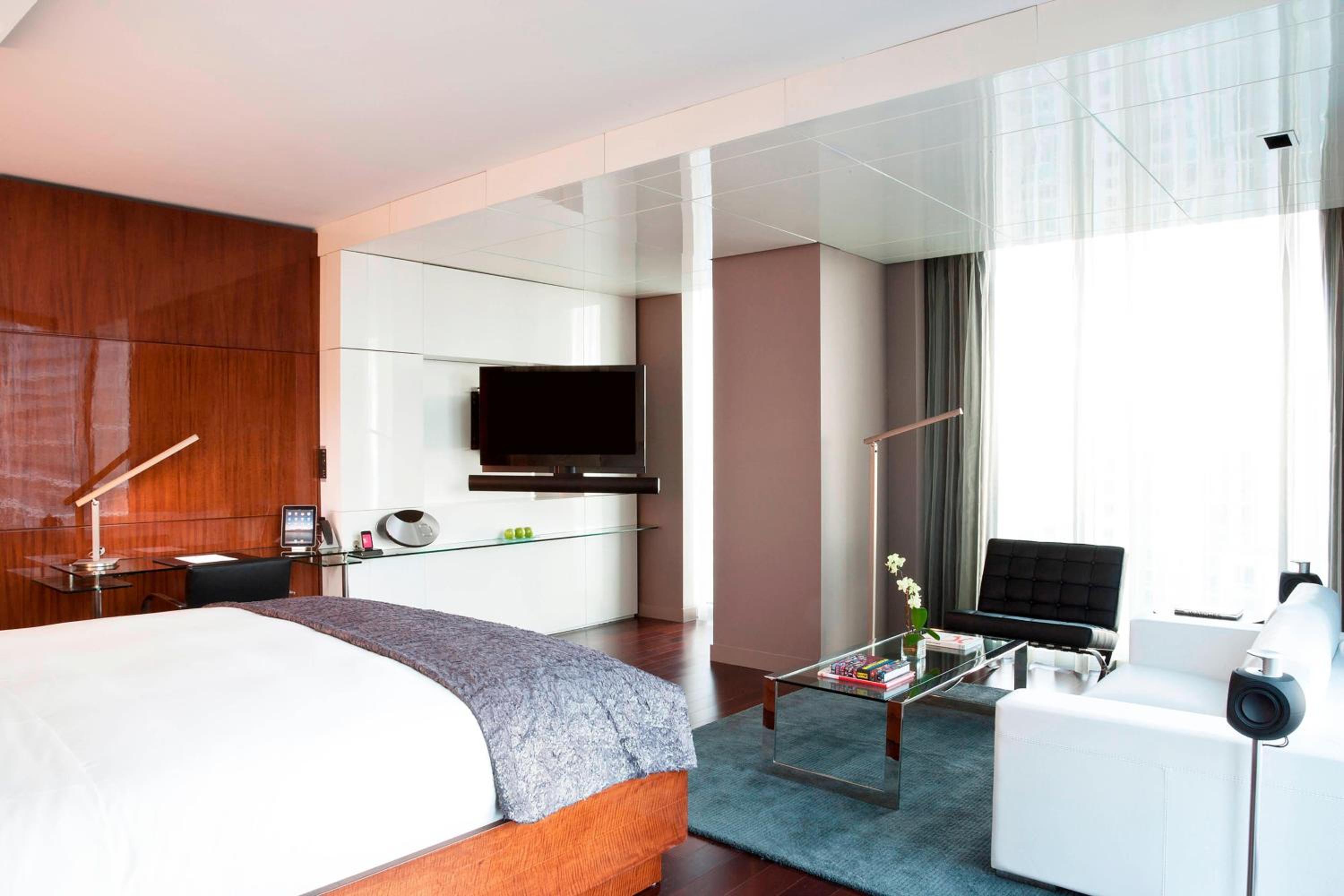 O'Keefe King Guest Room