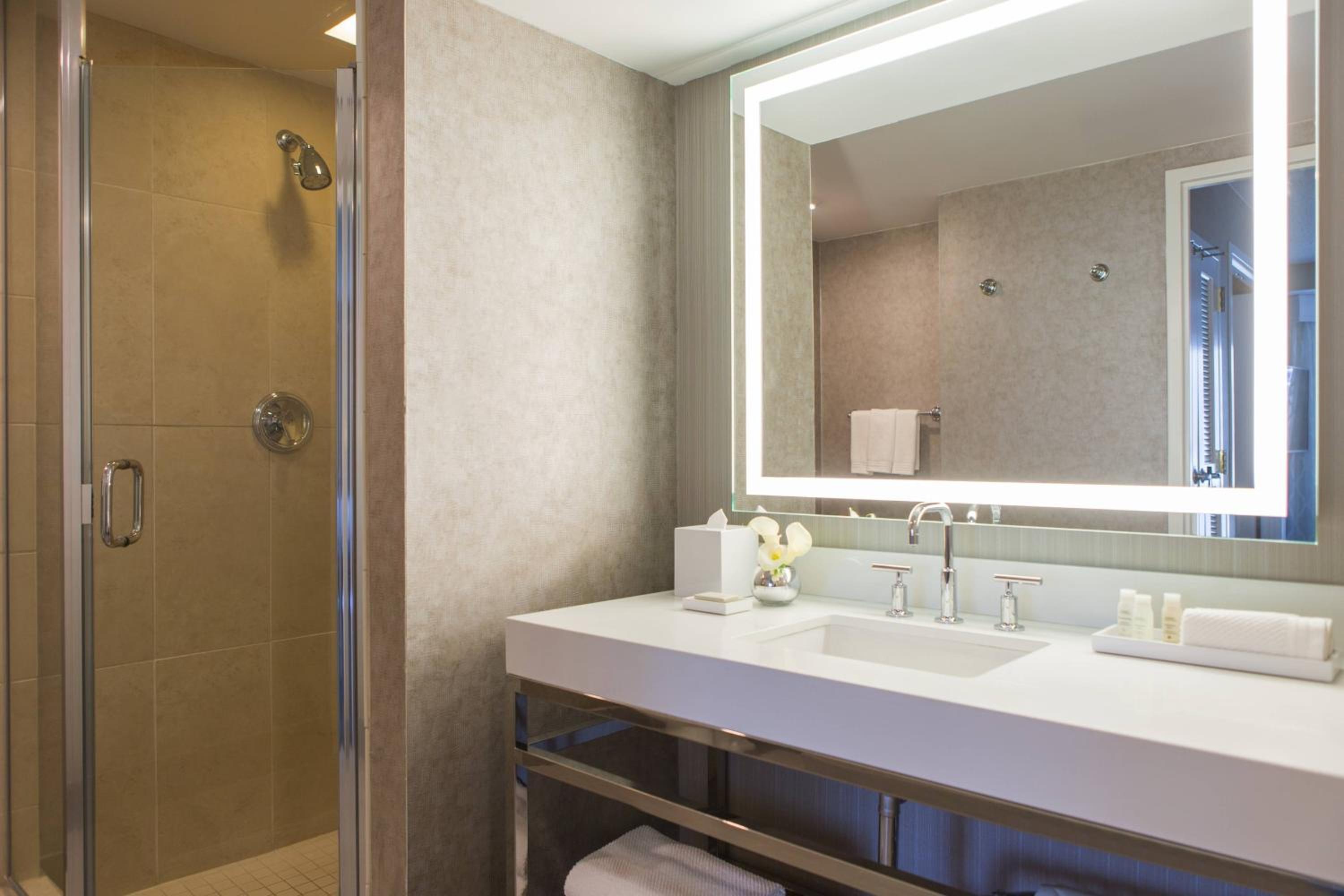 Executive Suite with River View - Photo 3