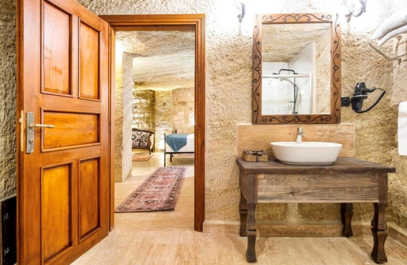 Suite with Spa Bath - Photo 19