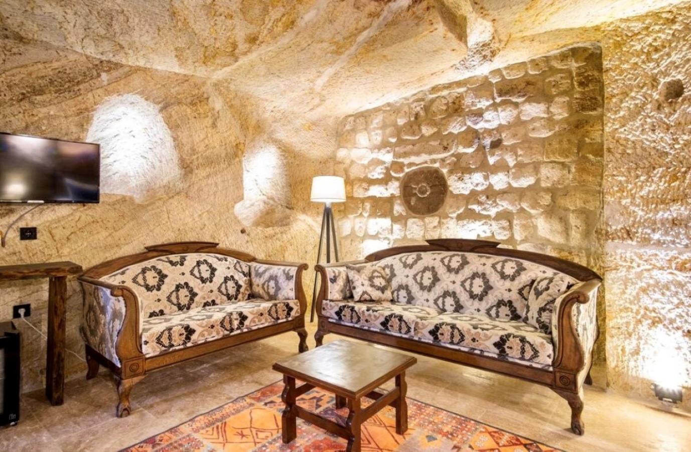 Suite with Spa Bath - Photo 14