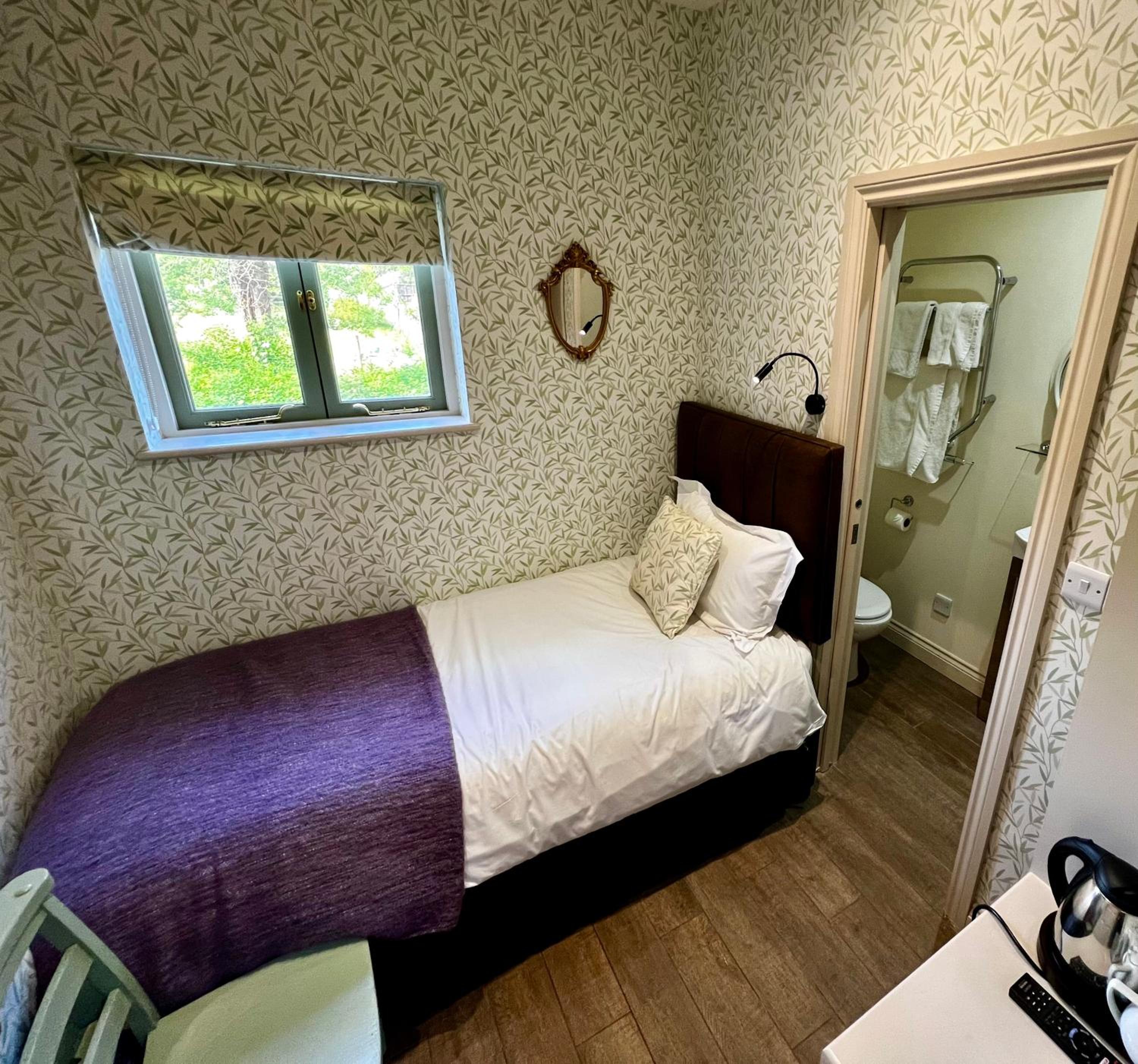 Small Single Room