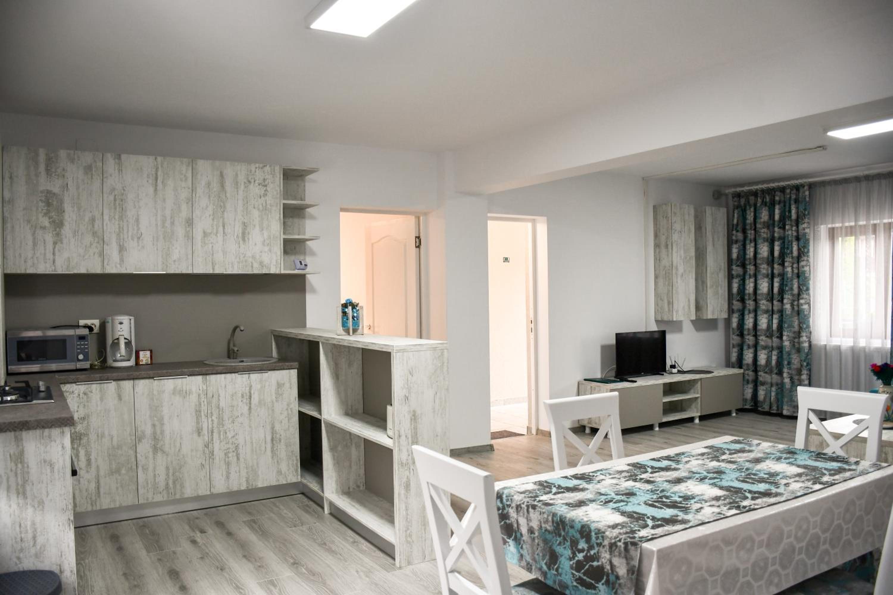Apartment photo 2