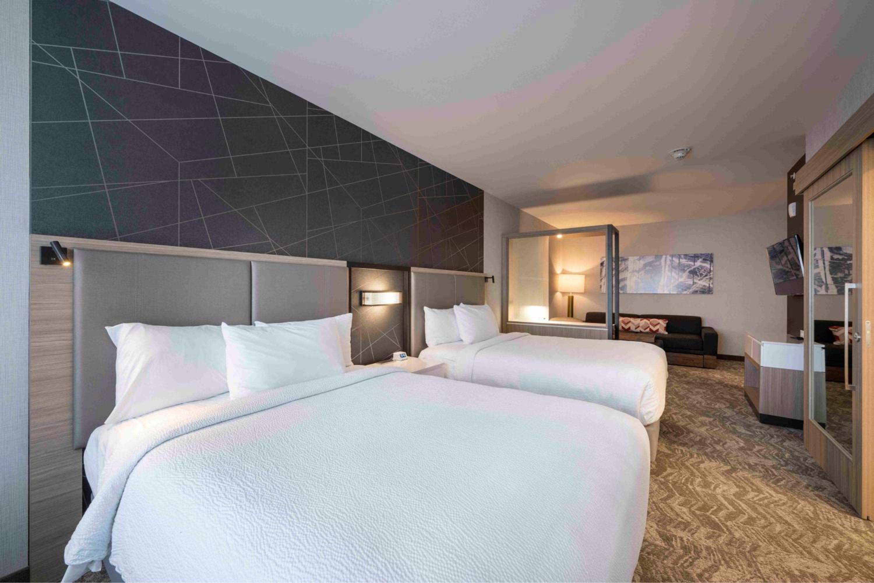 Suite with Two Queen Trundle Beds  - Photo 4