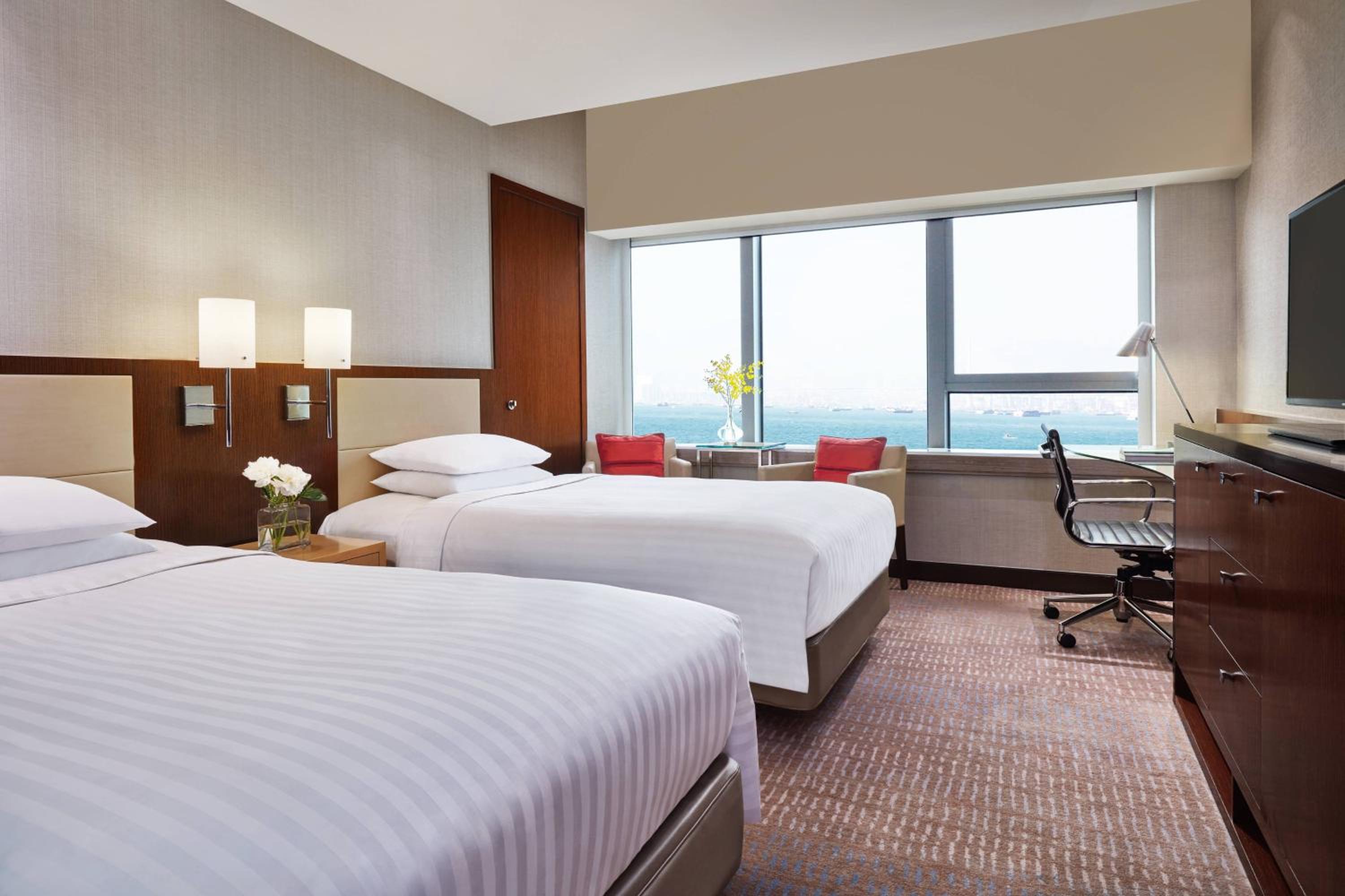 Deluxe Twin Room with Harbor View photo 2