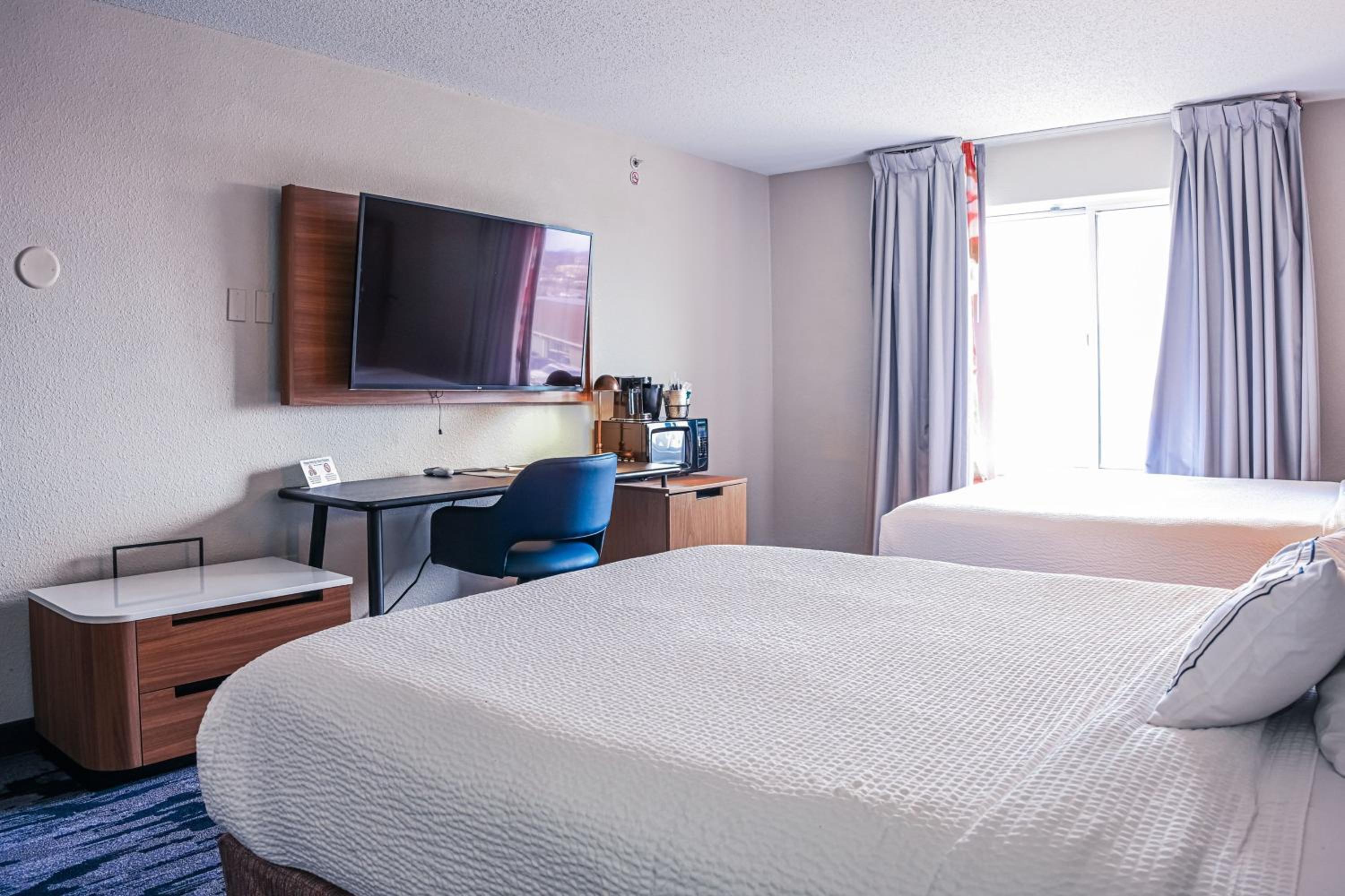 Queen Room with Two Queen Beds - Hearing Accessible - Photo 2