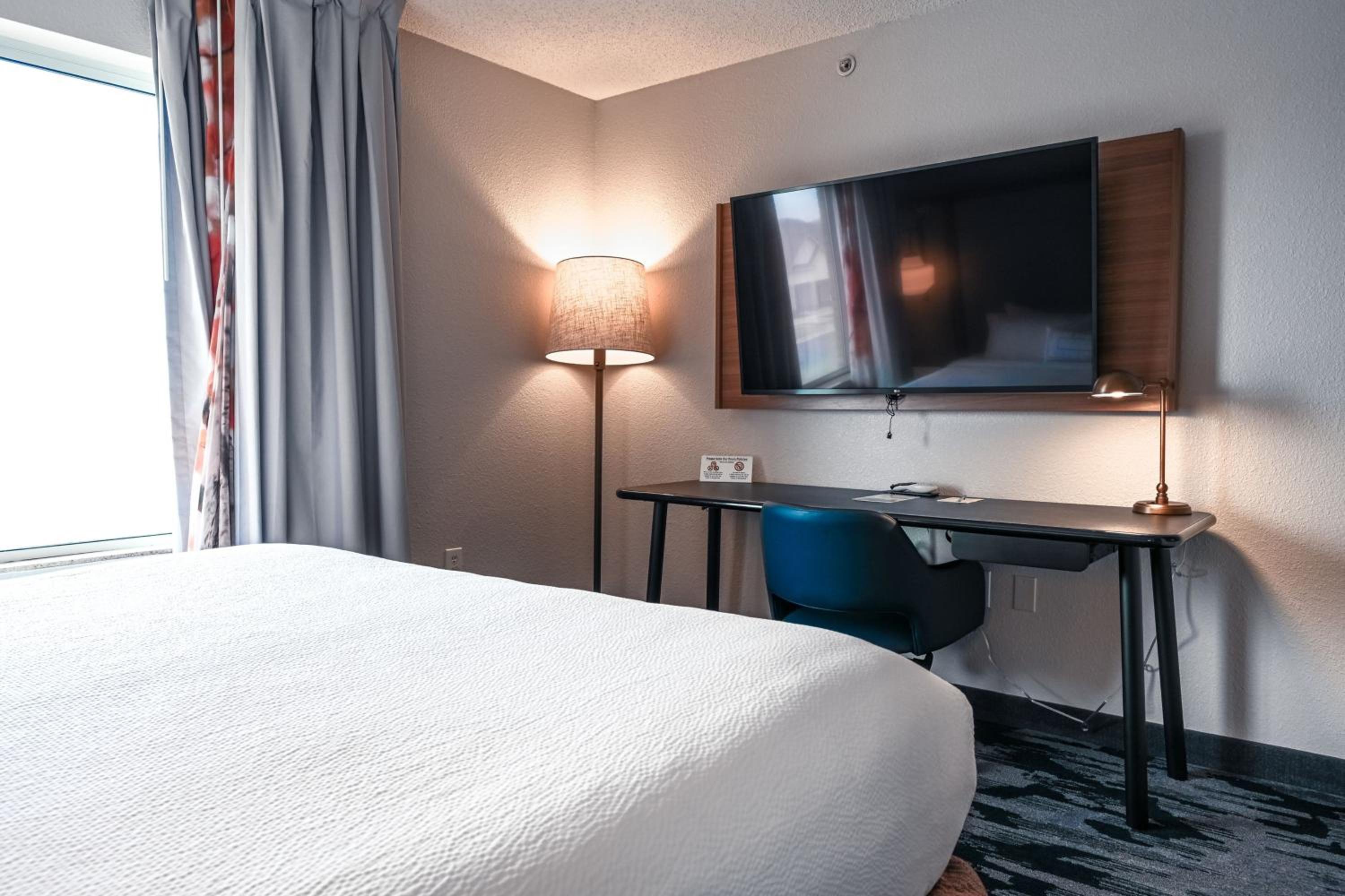 King Suite with Sofa Bed - Photo 3