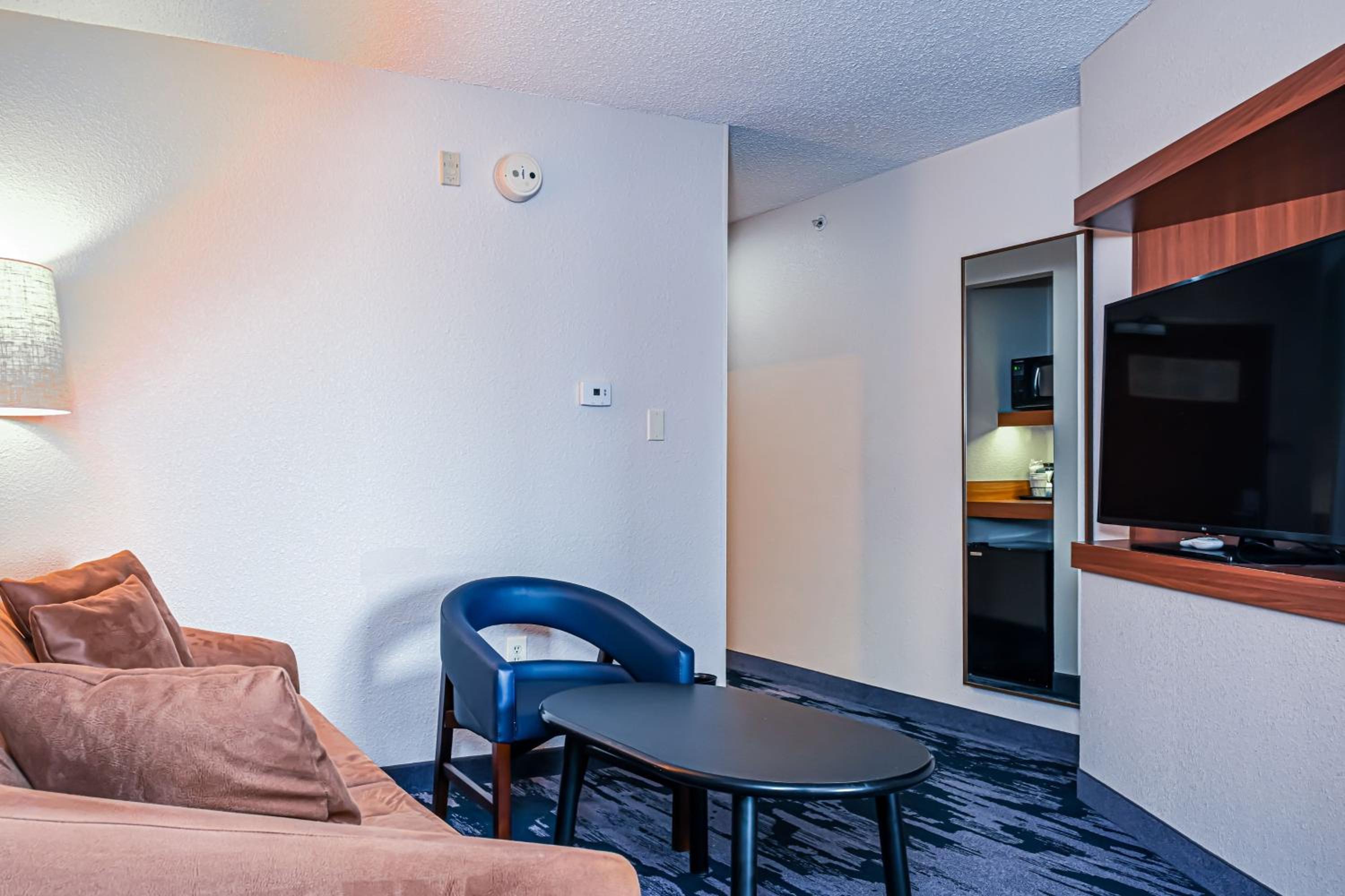 King Suite with Sofa Bed - Photo 4