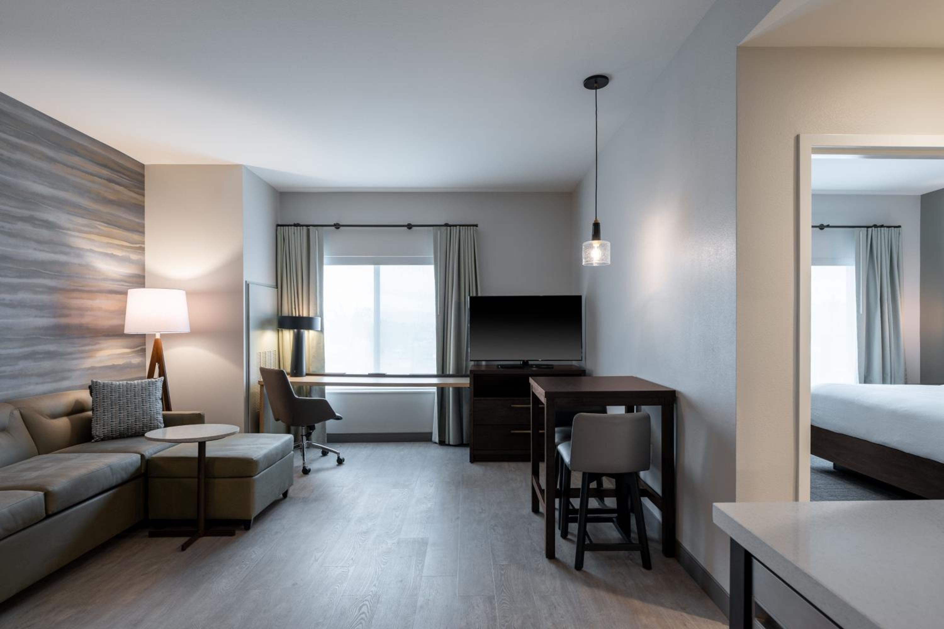One-Bedroom King Suite with Sofa Bed - Photo 5