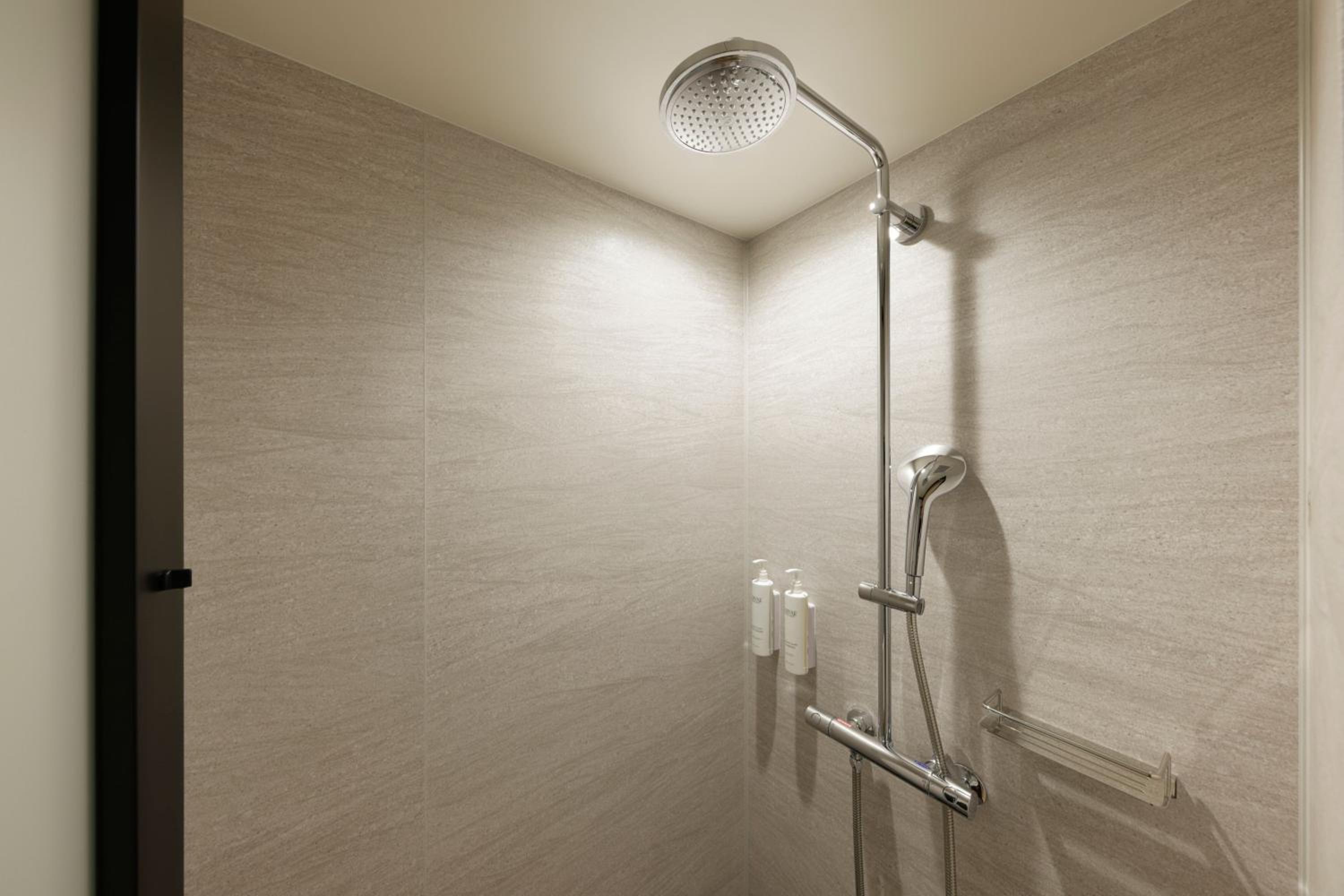 Standard Twin Room - Photo 2