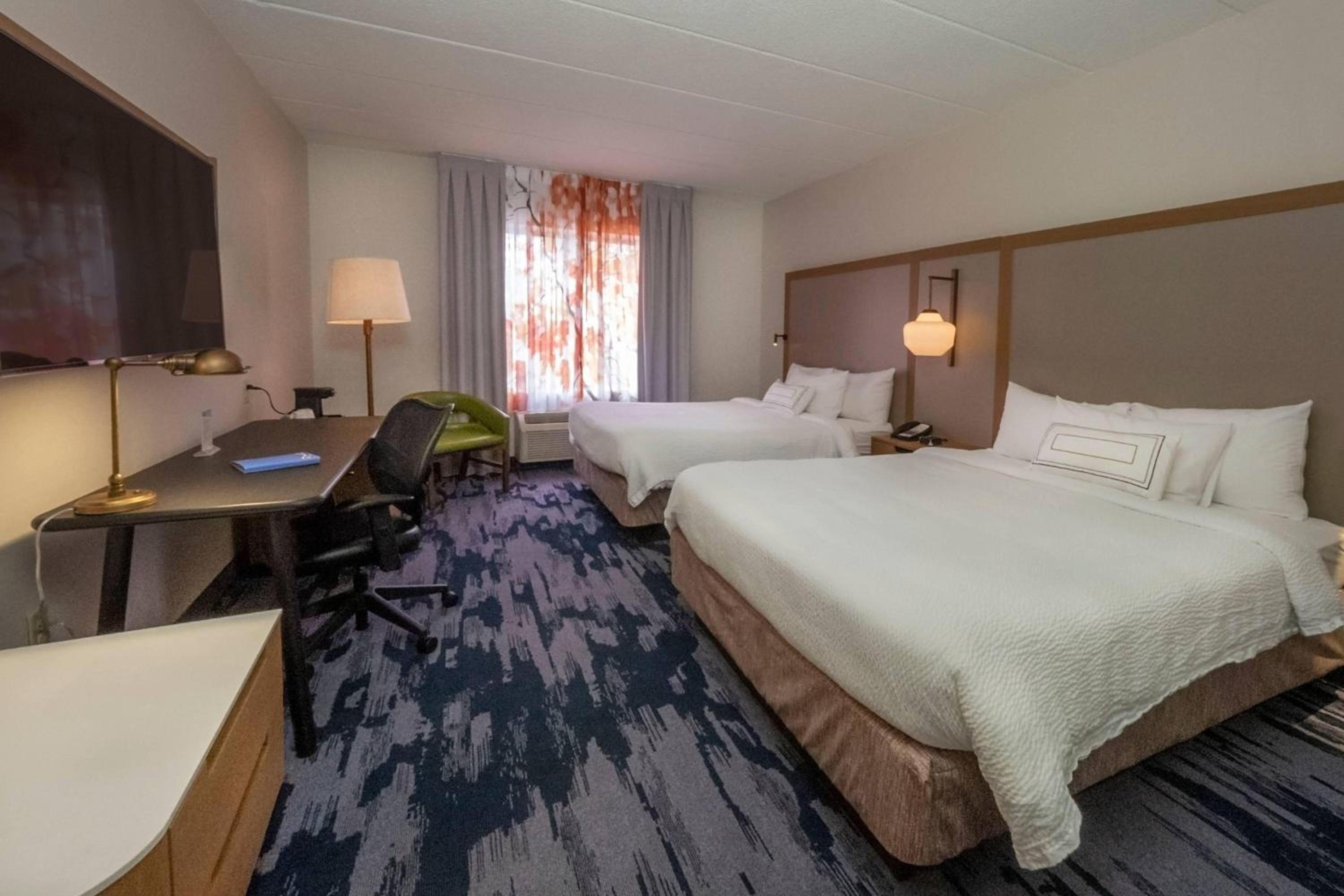 Queen Room with Two Queen Beds - Photo 1