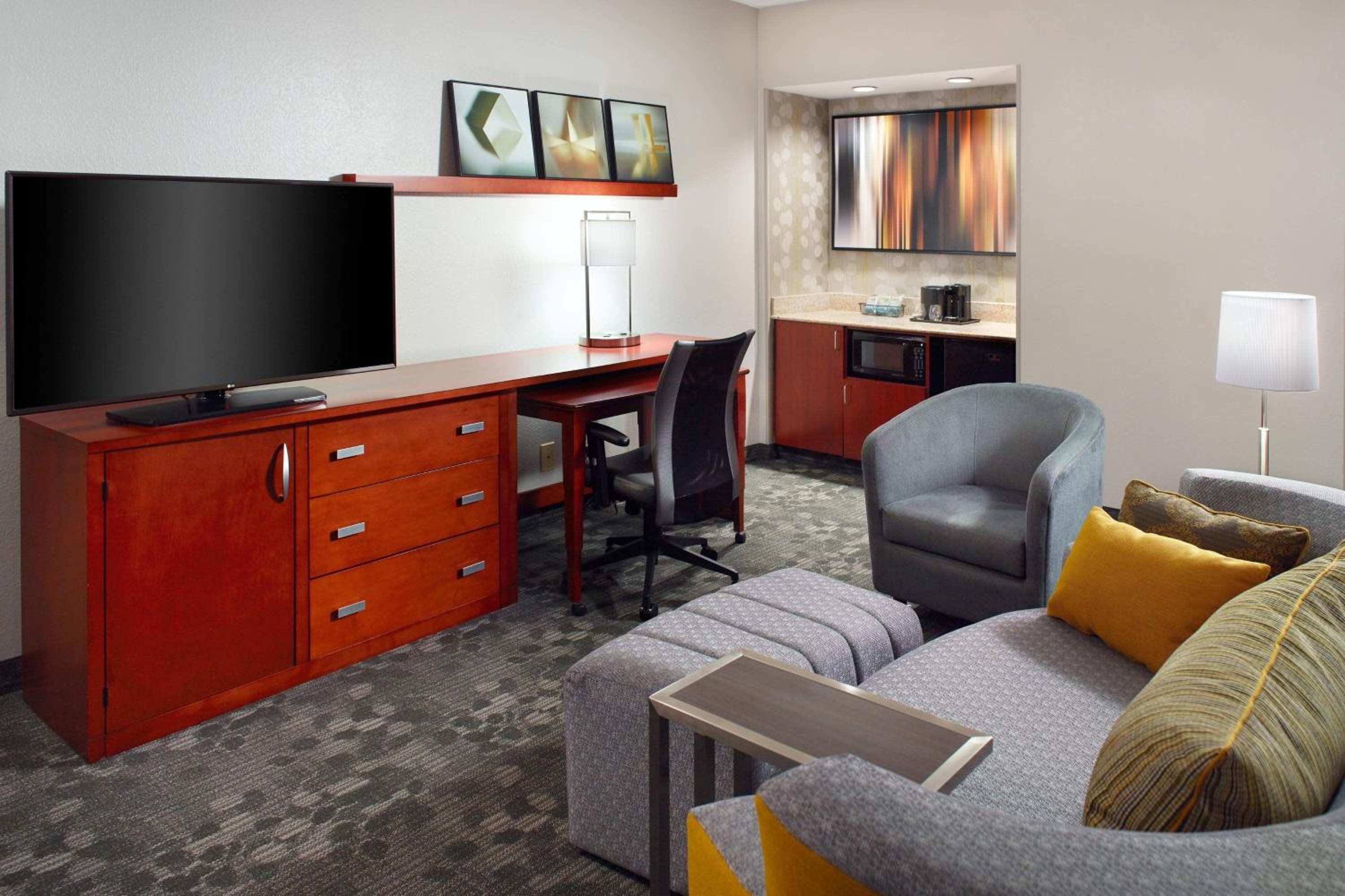 King Suite - Photo 2
