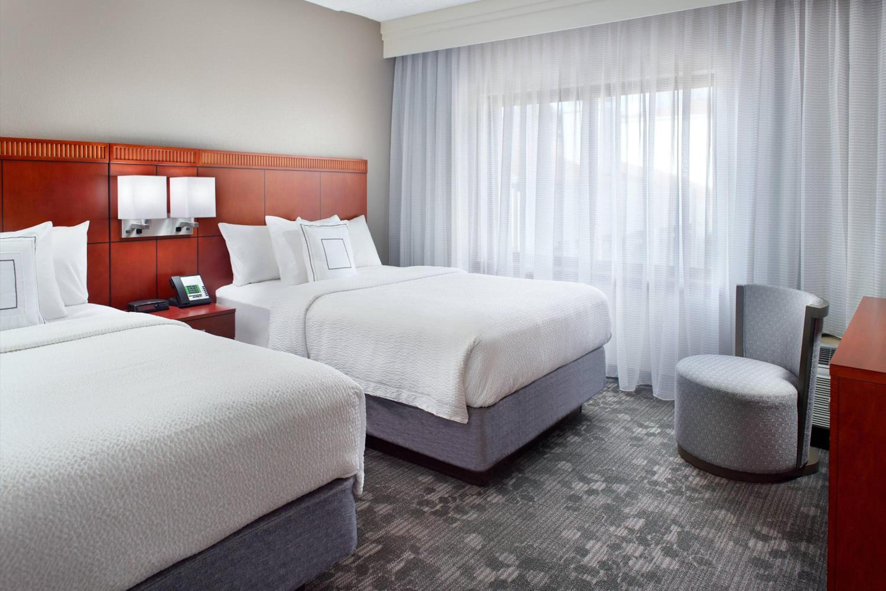 Suite with Two Double Beds and Sofa Bed - Hearing Accessible photo 2