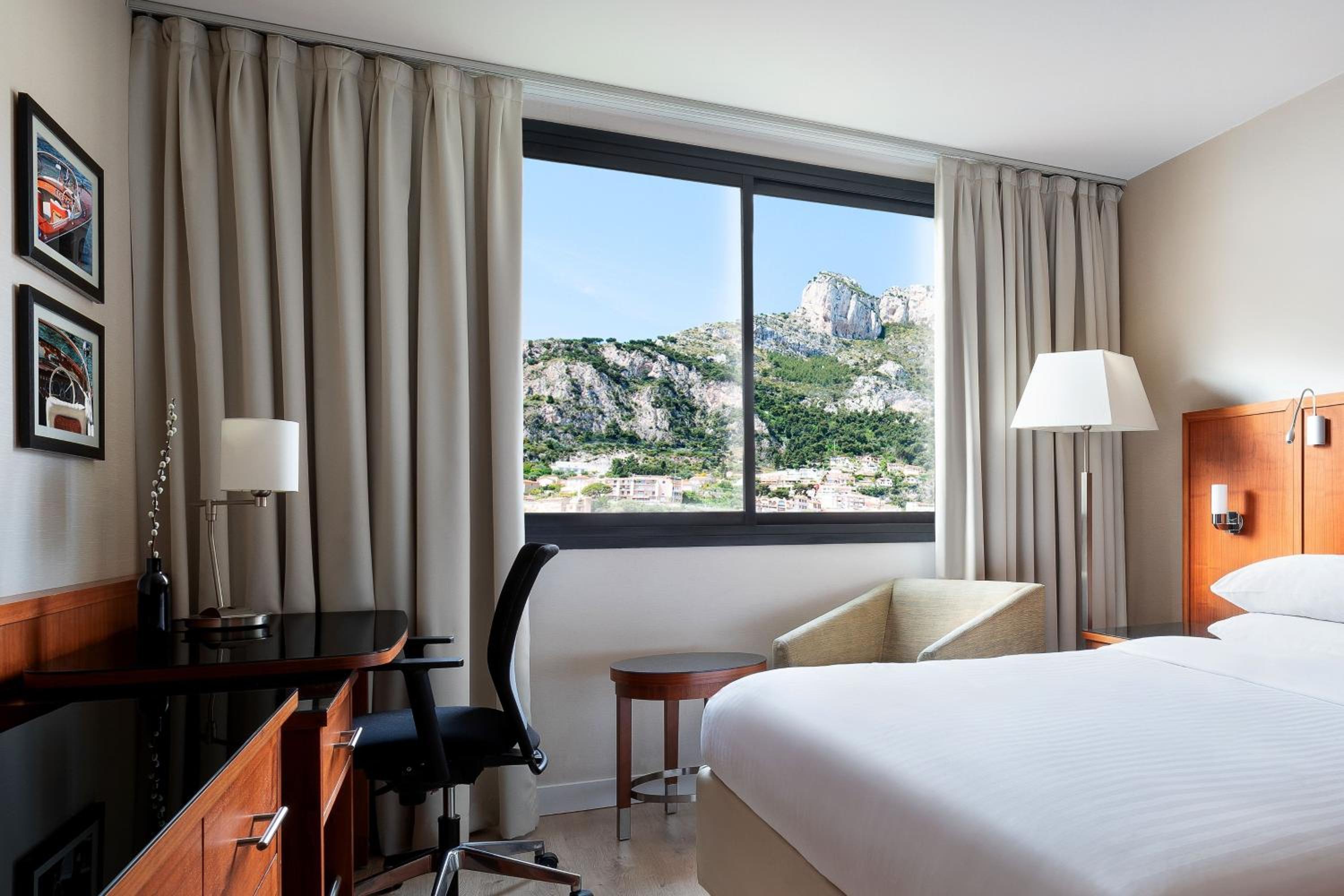 Double Room with Mountain View thumbnail 6
