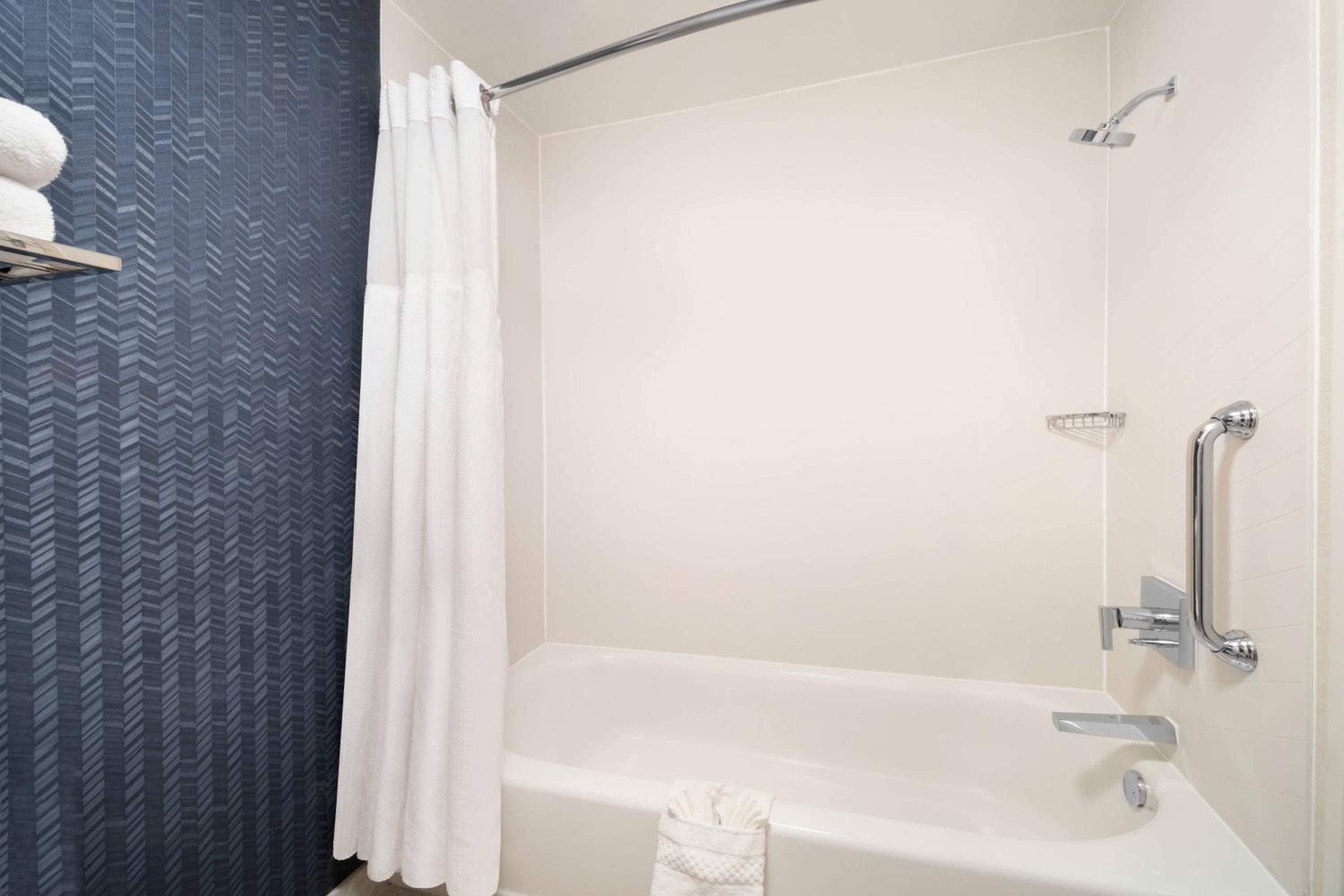 Double Room with Two Double Beds - Photo 6