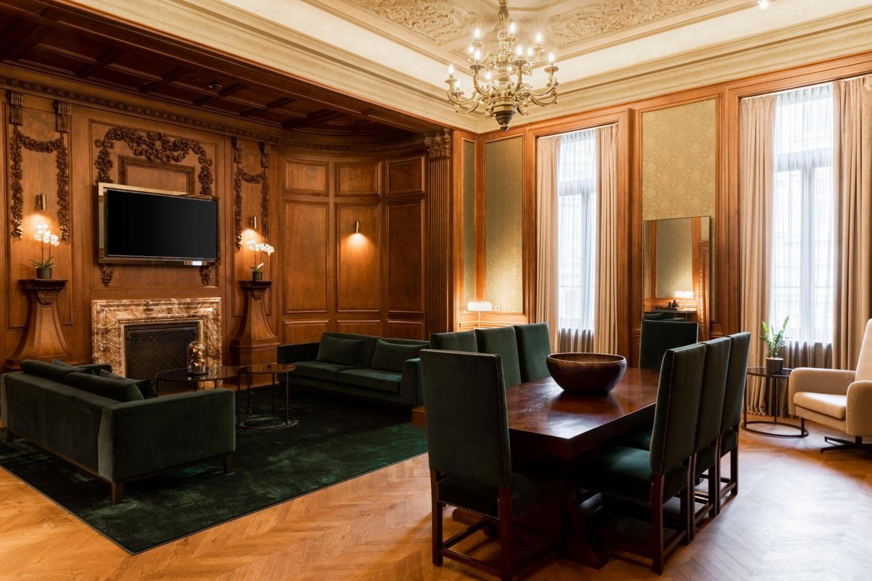 One-Bedroom King Suite photo 3