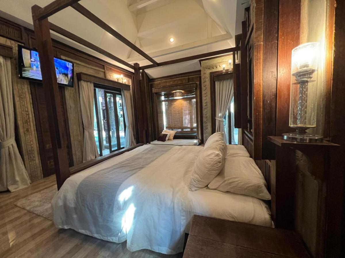 Three-Bedroom Villa photo 1