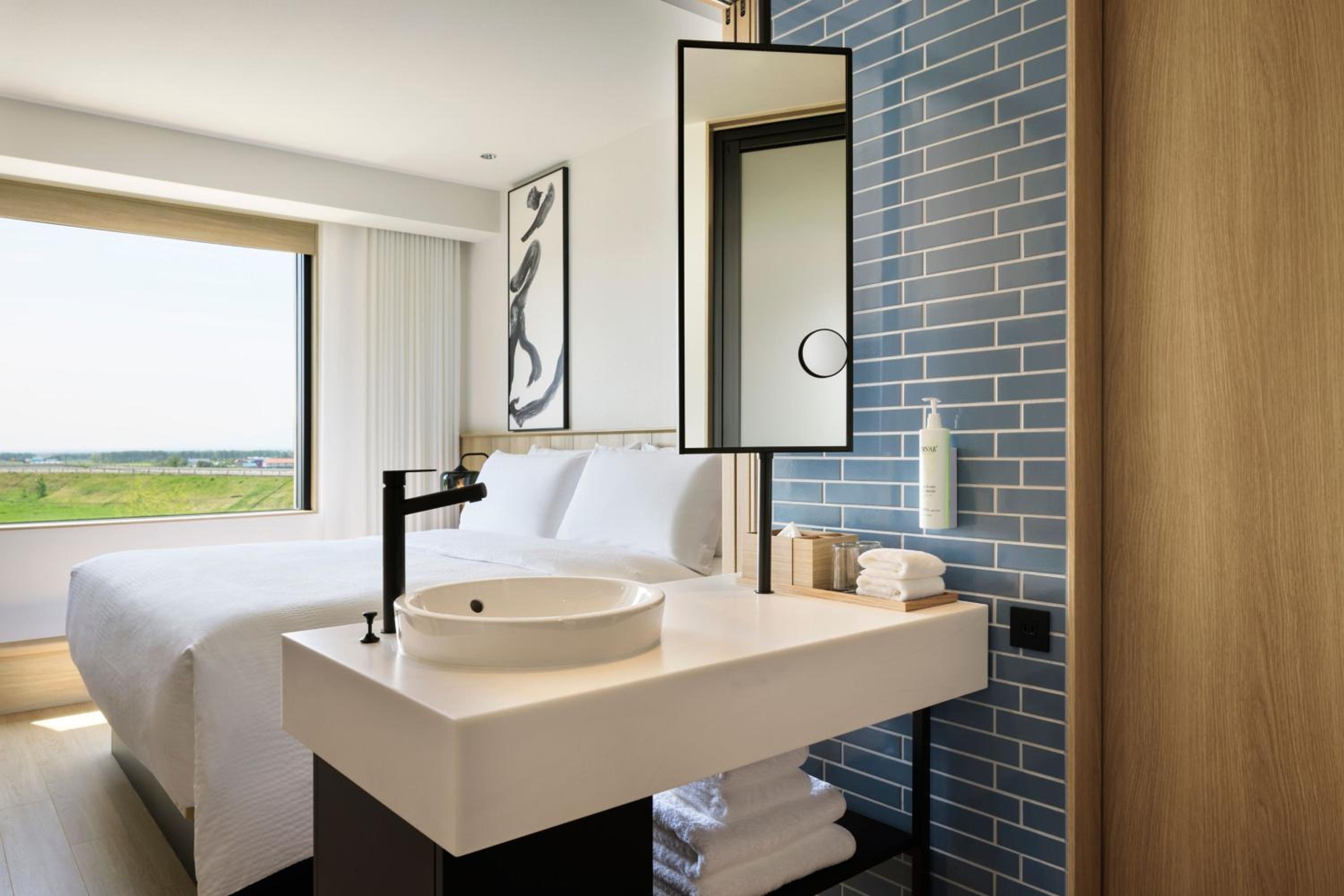 Standard Twin Room - Photo 8