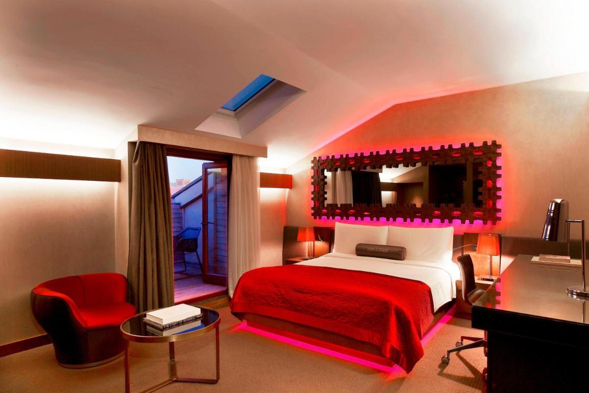 Fabulous King Room with Balcony photo 1