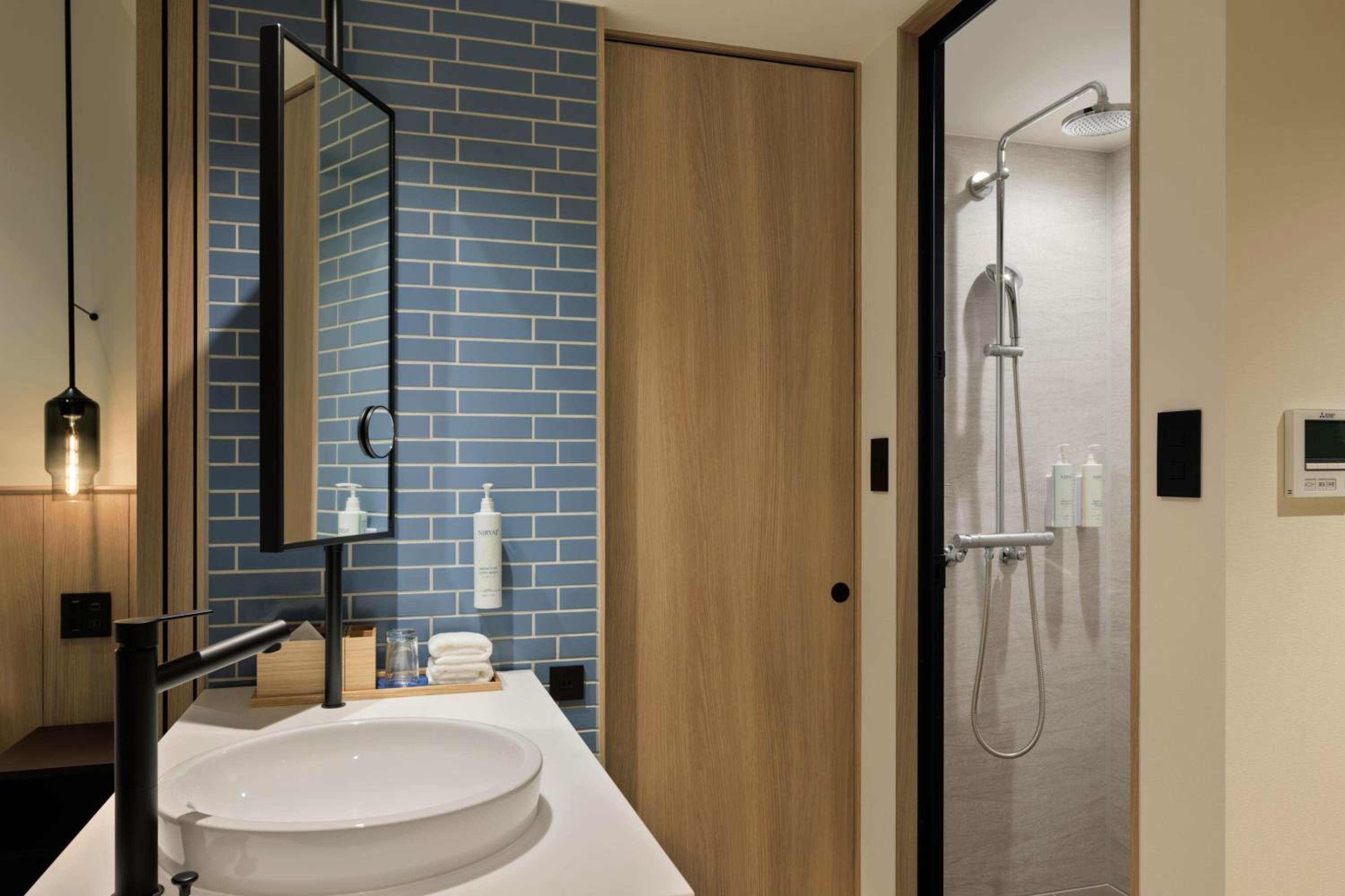 Standard Twin Room - Photo 2