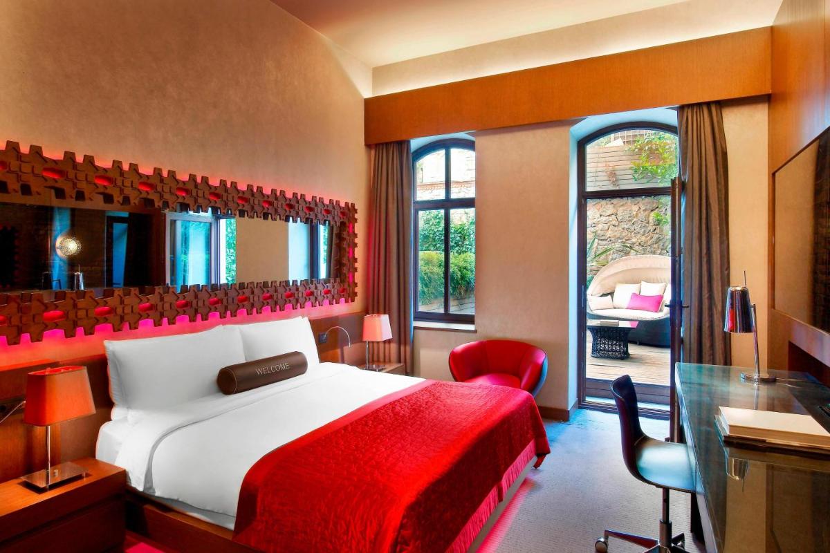 Spectacular King Room with Garden photo 1