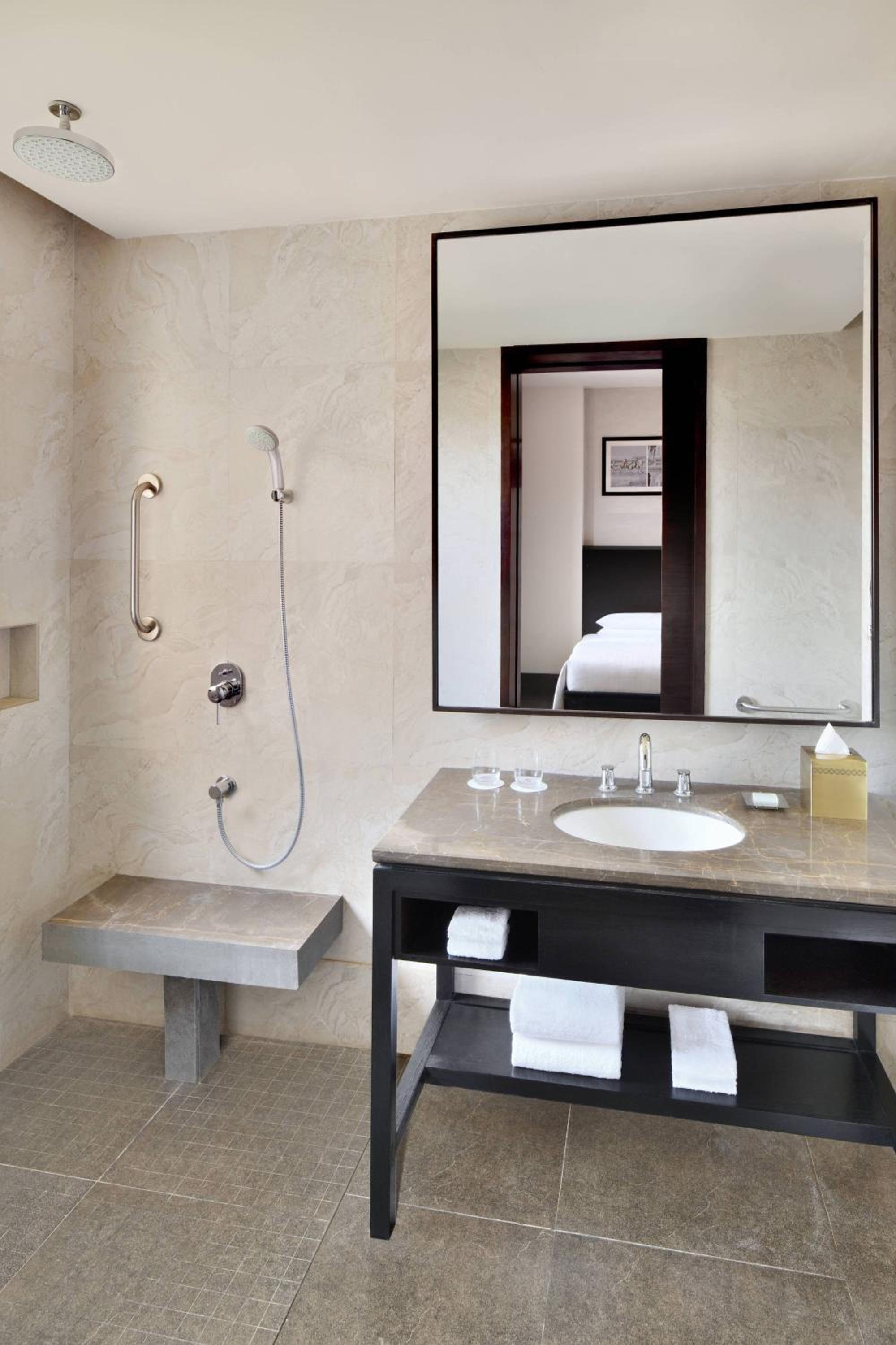 Deluxe Room Twin with 4 Pints of Beer & INR 1000 Hotel Credit and complimentary Hi-Tea Deluxe Room Twin with 4 Pints of Beer & INR 1000 Hotel Credit and complimentary Hi-Tea