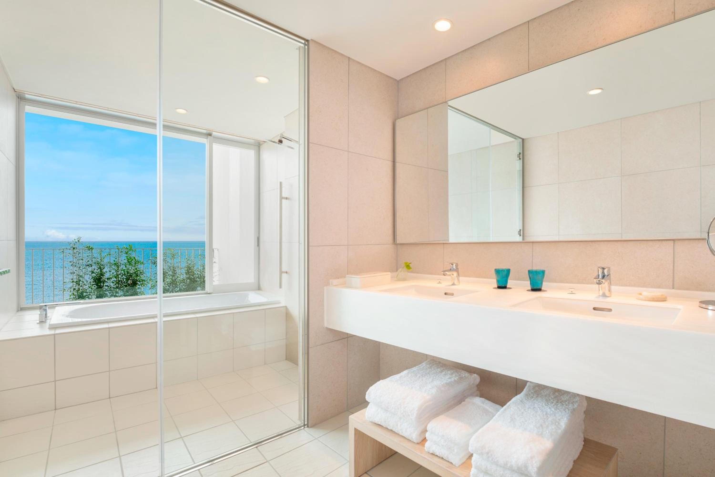 Oceanfront Junior Suite, Junior Suite, 2 Double, Sofa bed - Photo 3