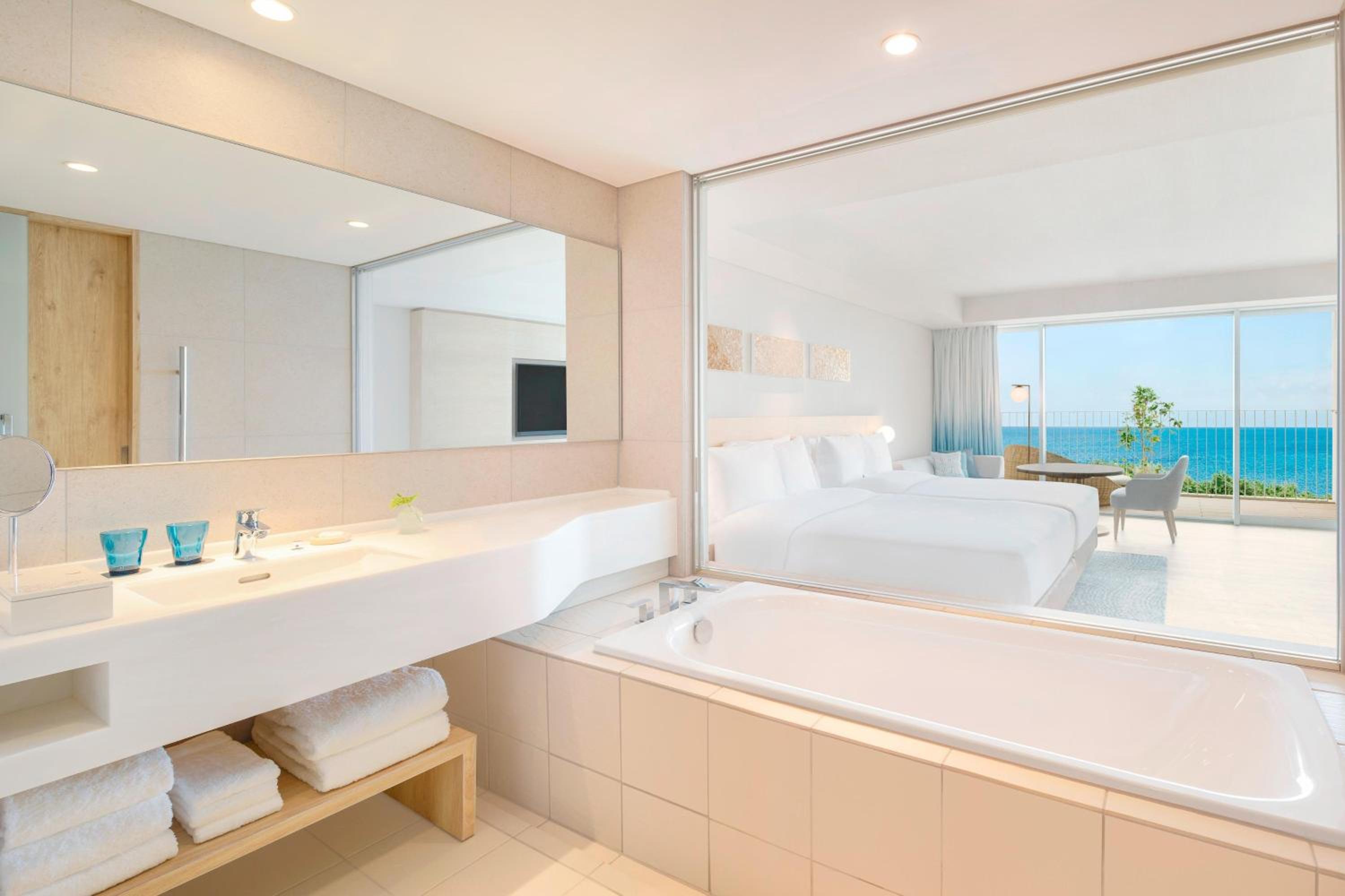 Oceanview Room, Guest room, 2 Double, Sofa bed, Low floor - Photo 3
