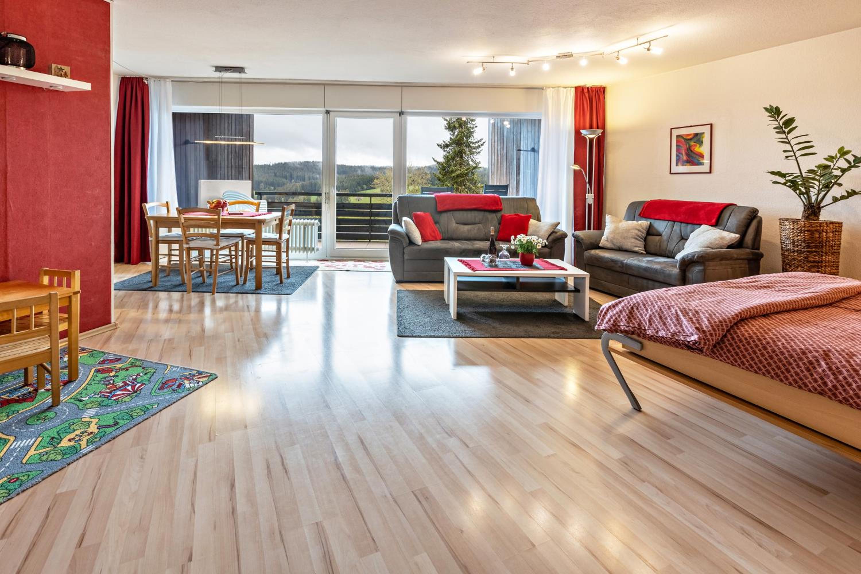 Two-Bedroom Deluxe Apartment with Balcony photo 1