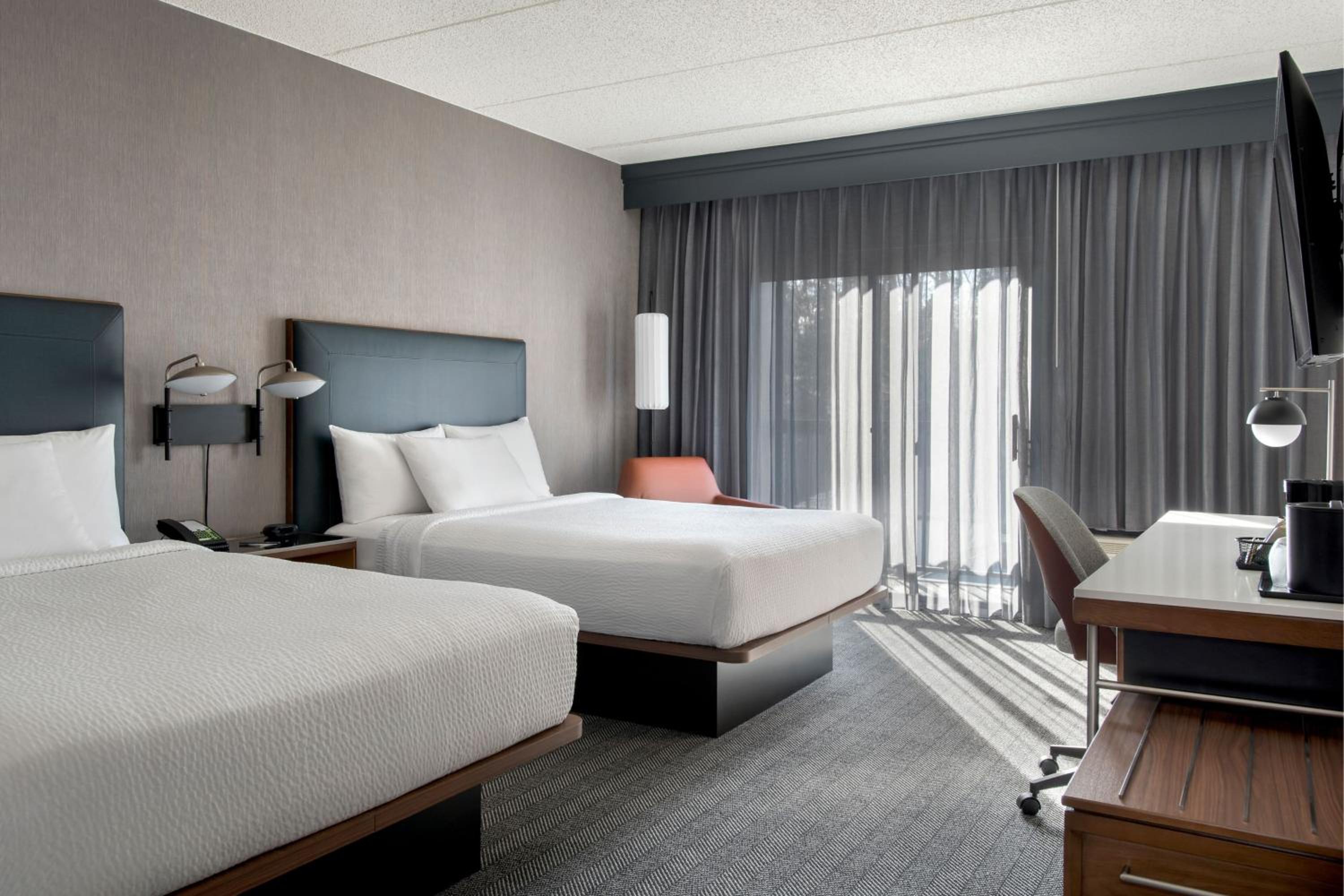Queen Room with Two Queen Beds - Photo 1