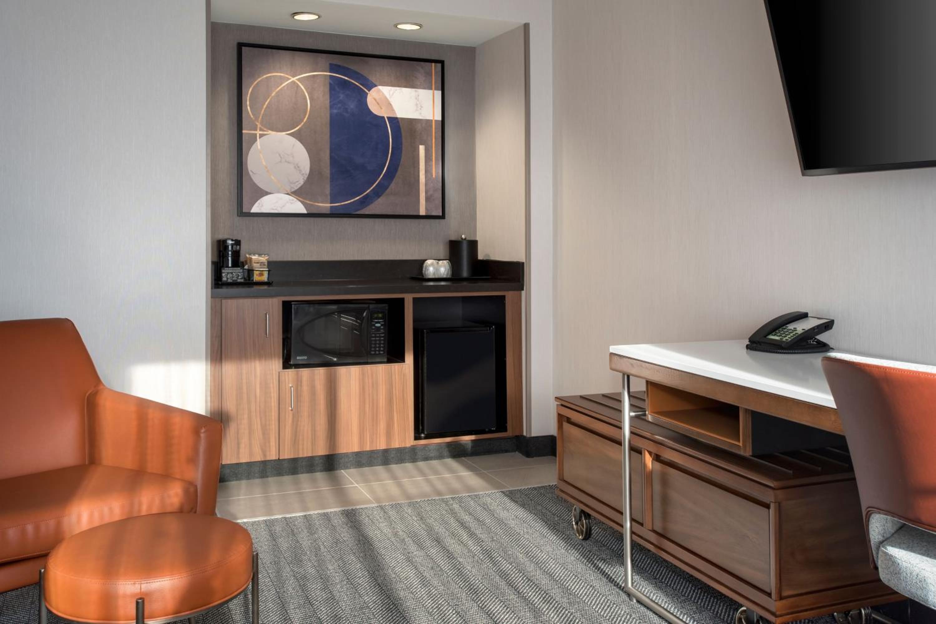 King Suite with Sofa Bed - Photo 2