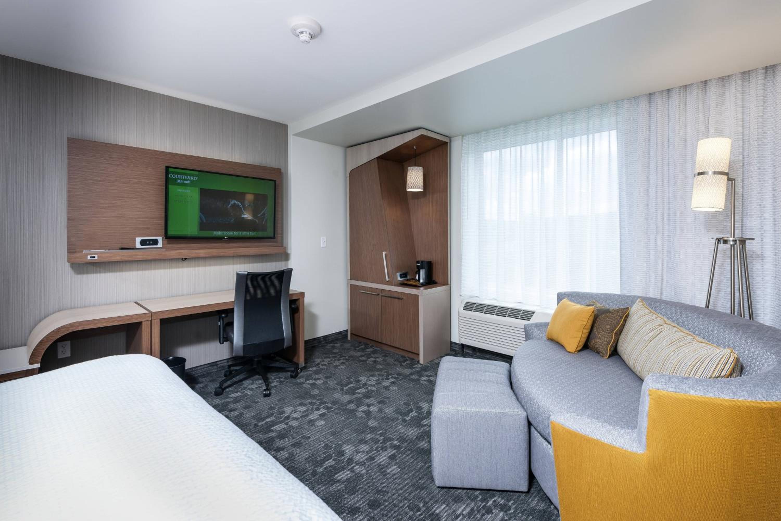 King Room with Sofa Bed photo 1
