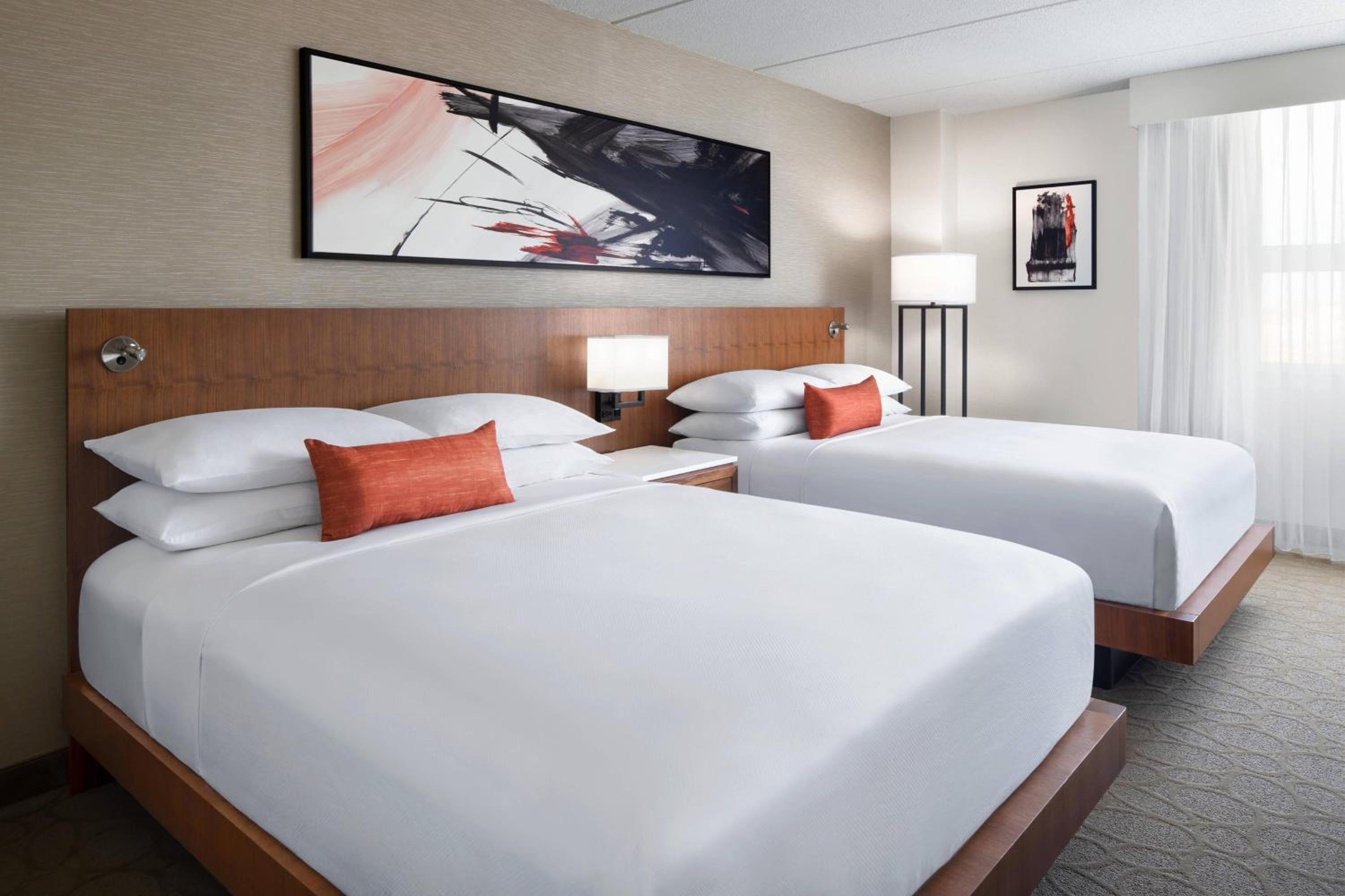 Queen Room with Two Queen Beds - Photo 2