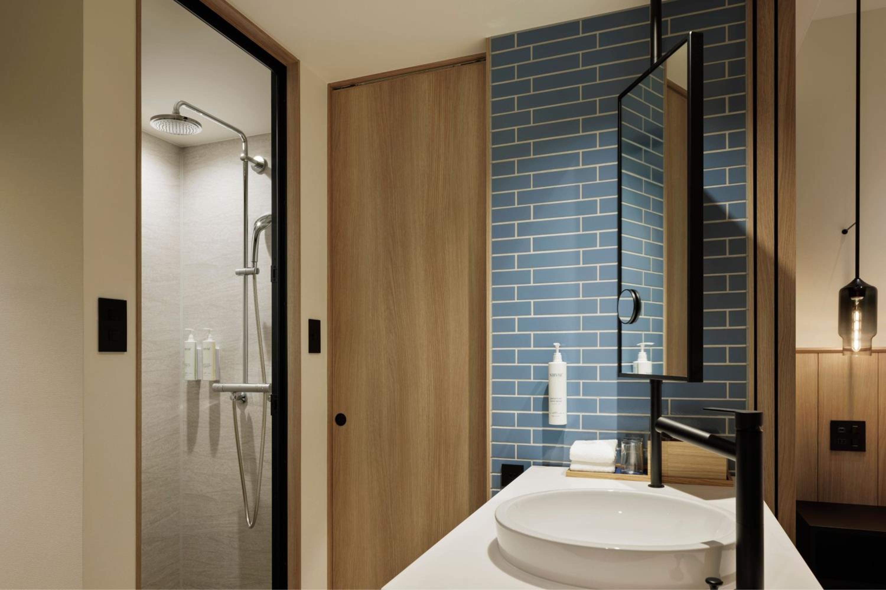 Standard Twin Room - Photo 3