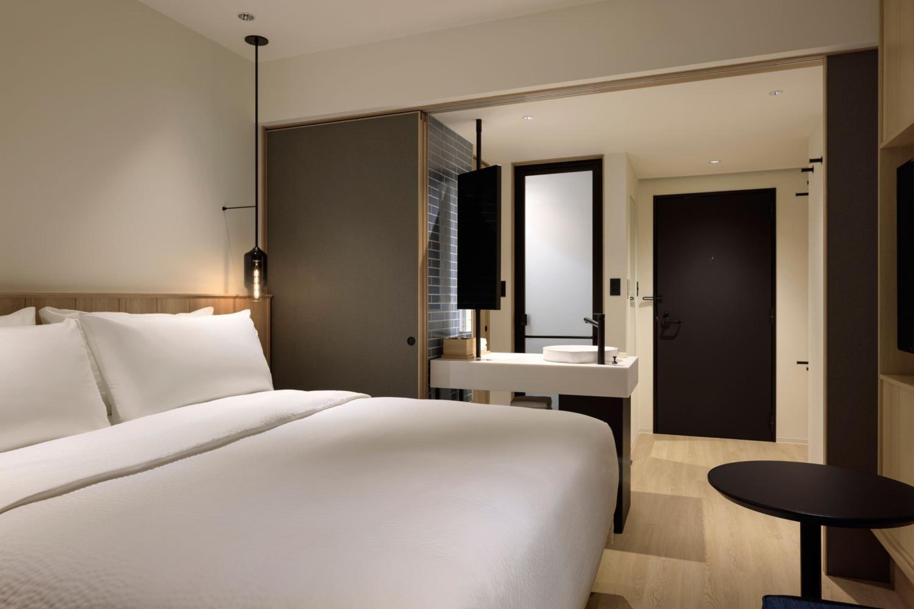 Standard King Room - Photo 2