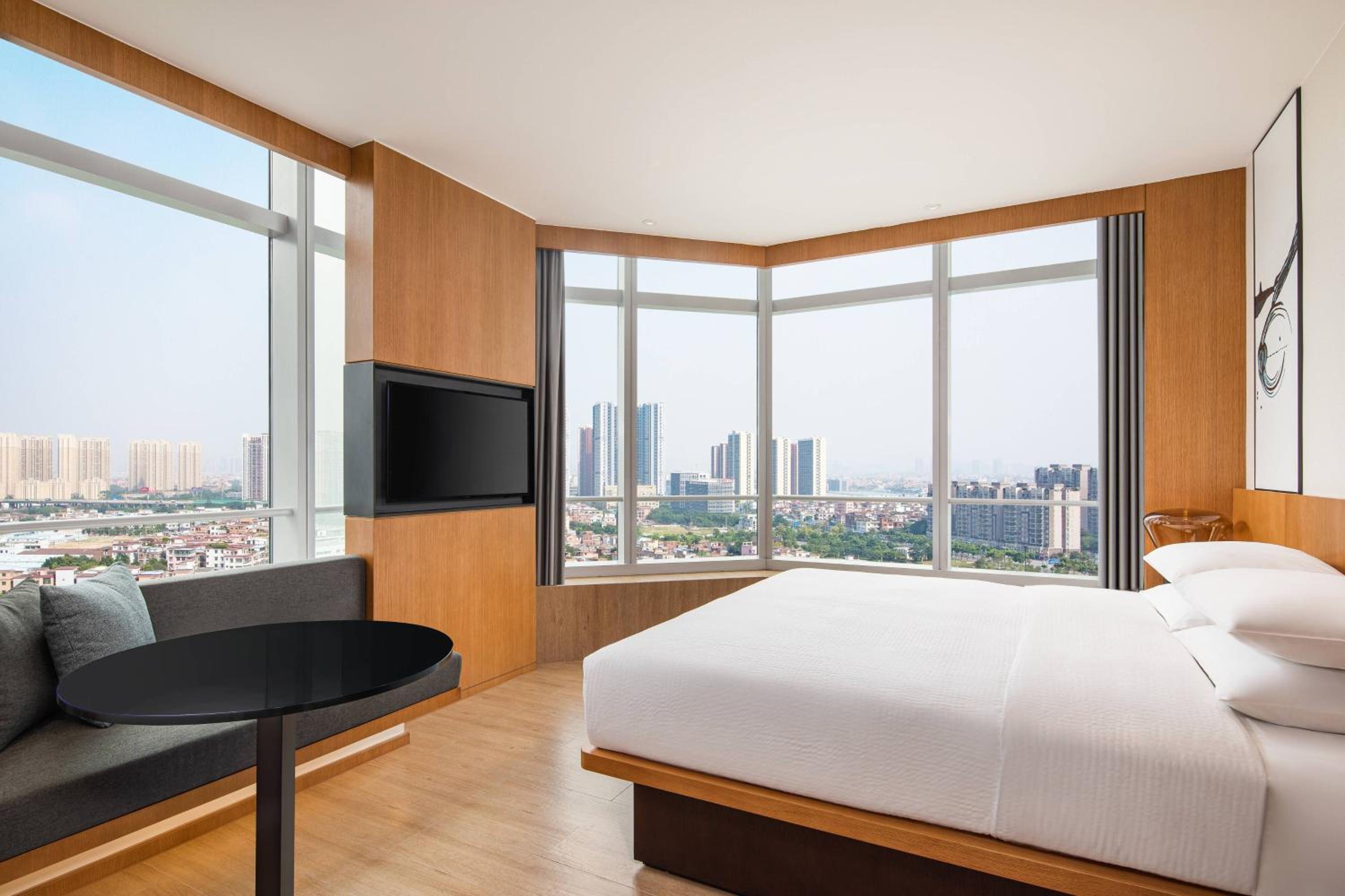suite room, Suite, King, City view photo 1