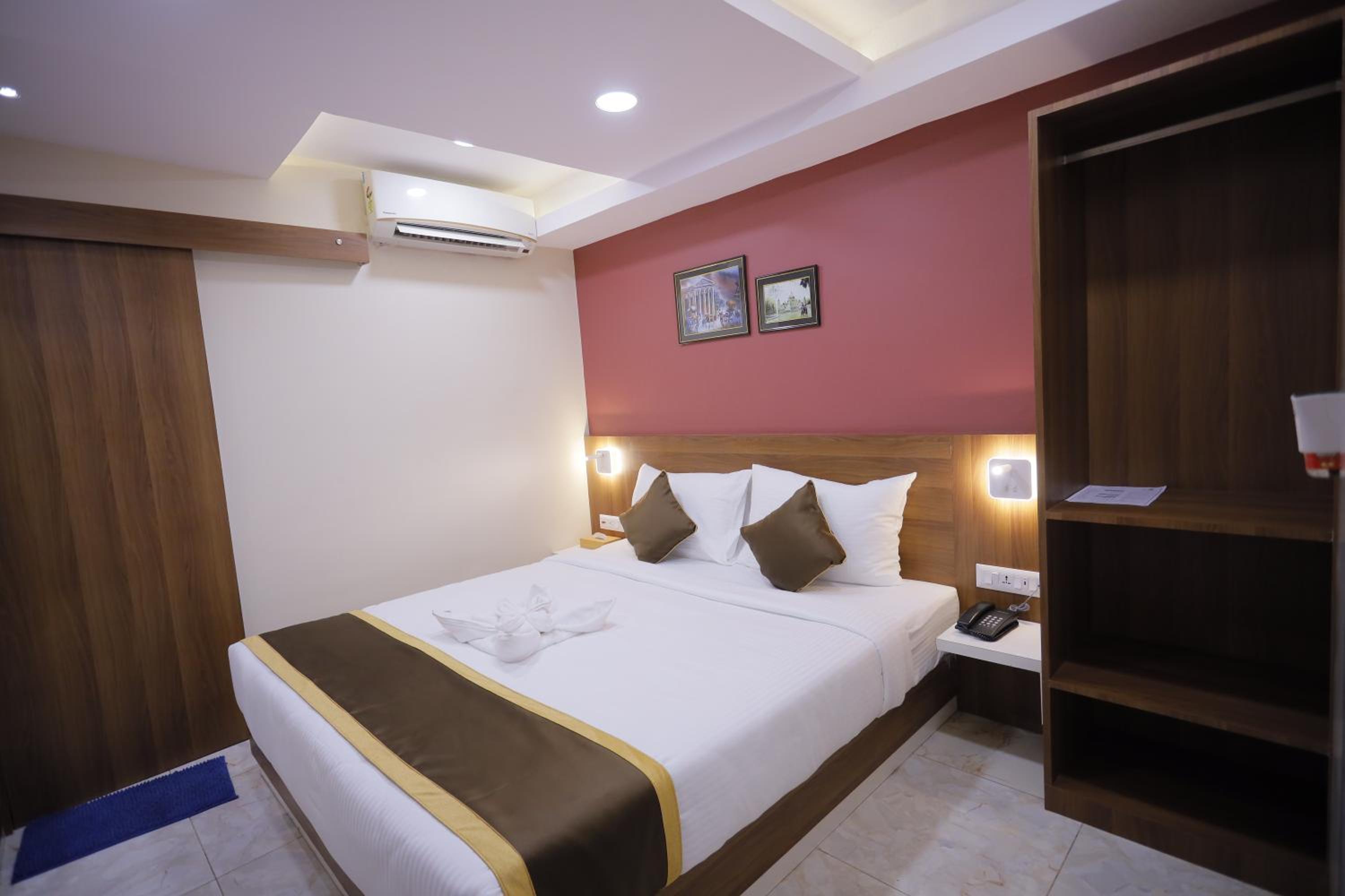 Deluxe Double Room - Photo 1