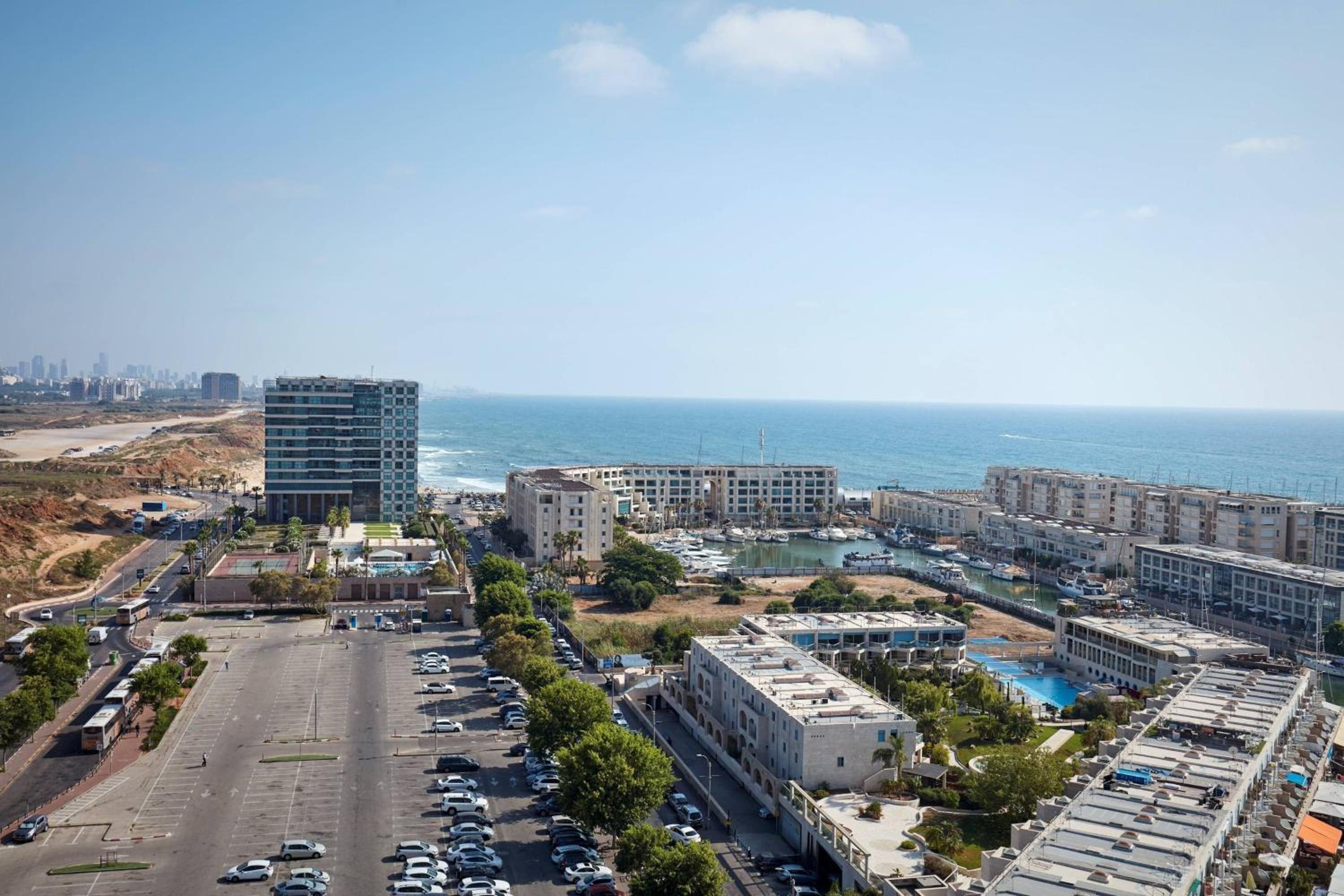 Two Bedroom Suite, Sea view, 1 King and Queen, Balcony