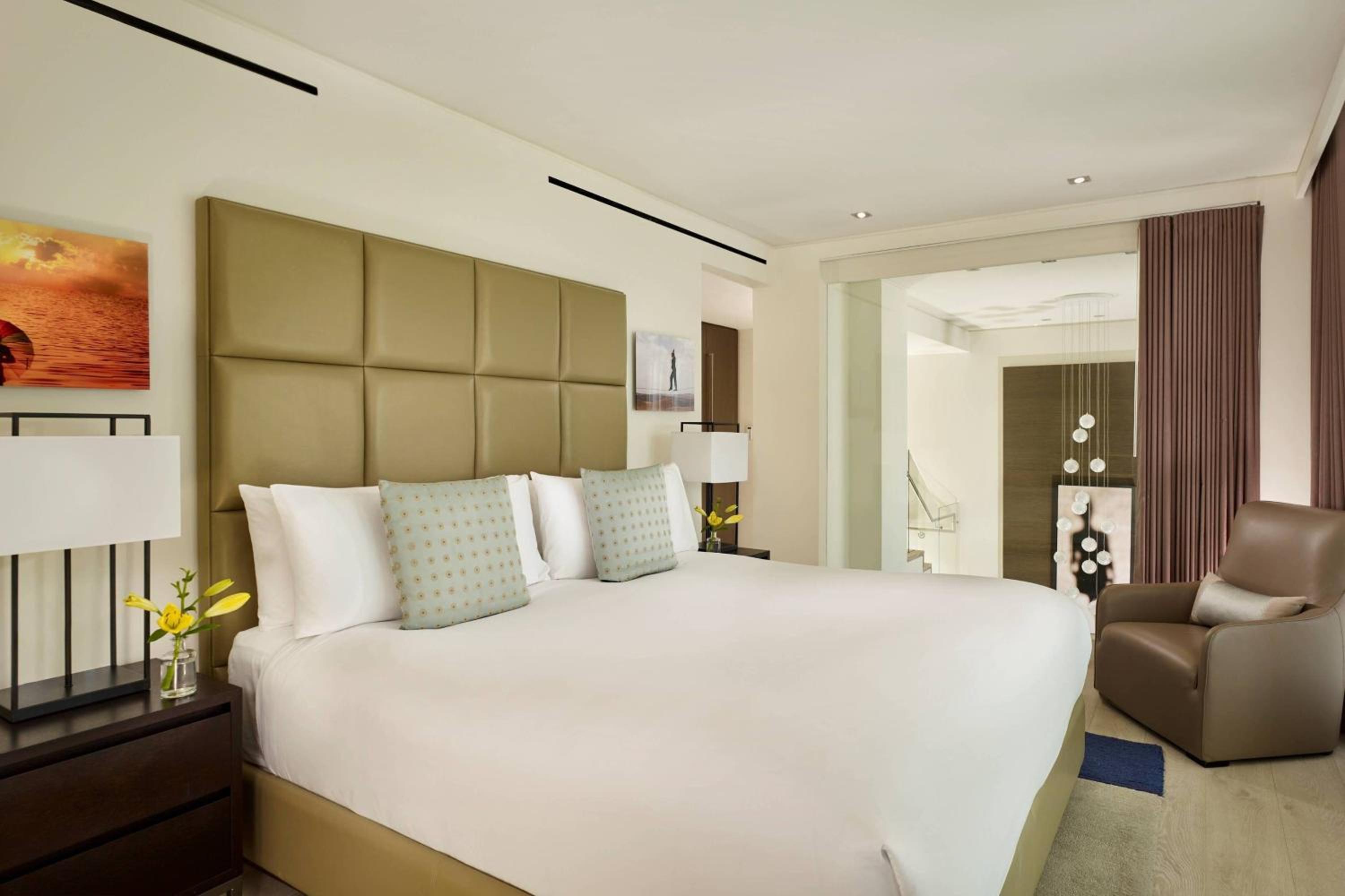 Two Bedroom Duplex Suite, Sea view, Balcony thumbnail 5
