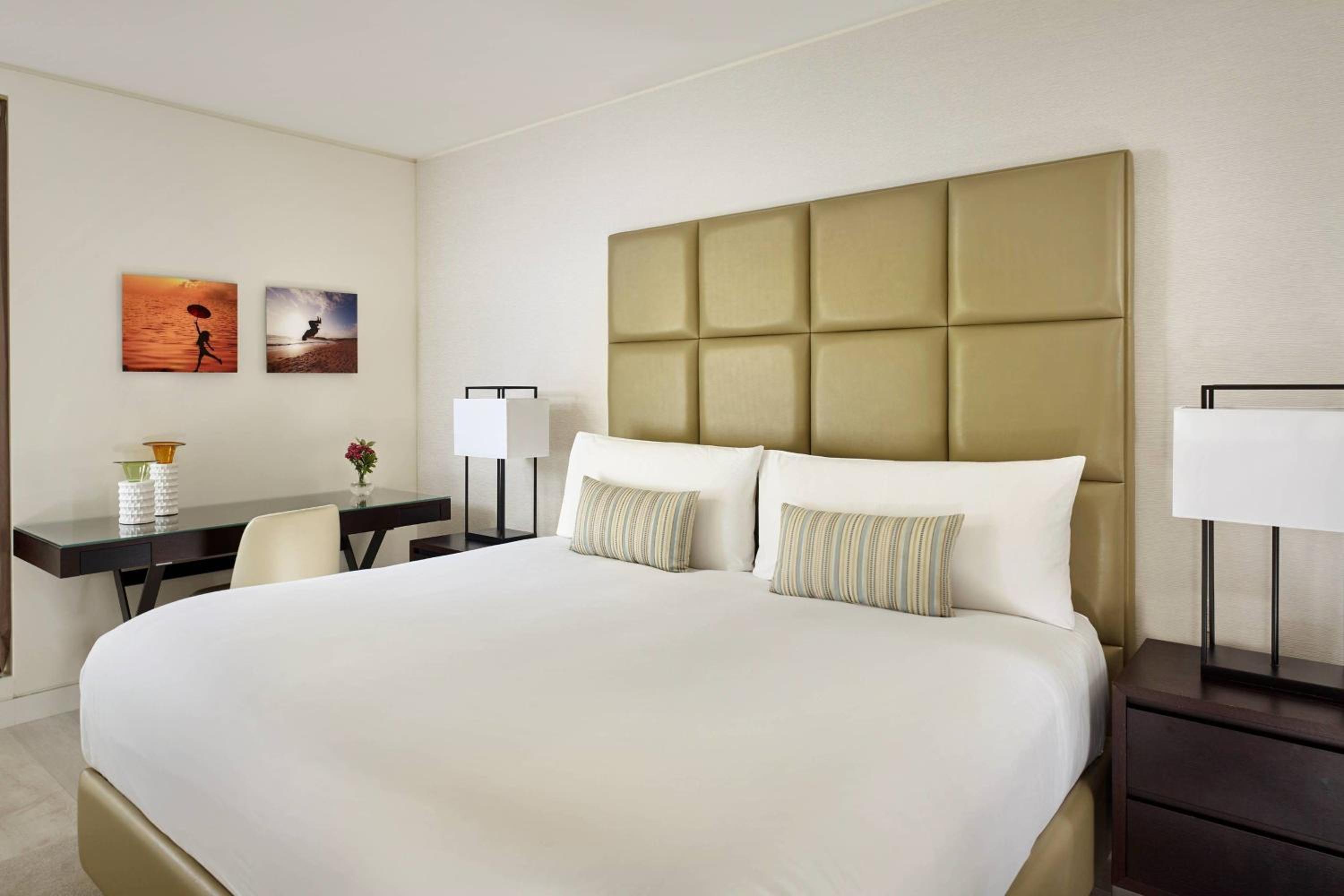 Family suite, Sea view, 1 King, Balcony