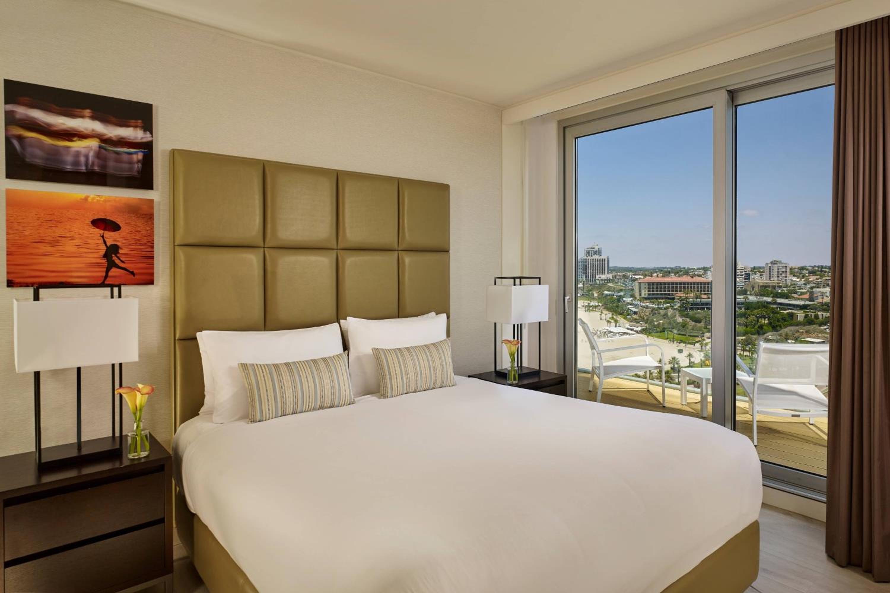 Executive Suite, Sea view, 1 Queen, Balcony