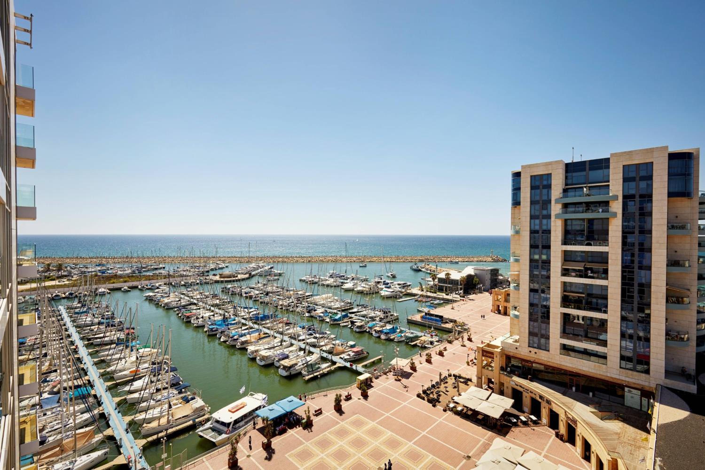 Studio room, Sea view, 1 Queen, Balcony thumbnail 6